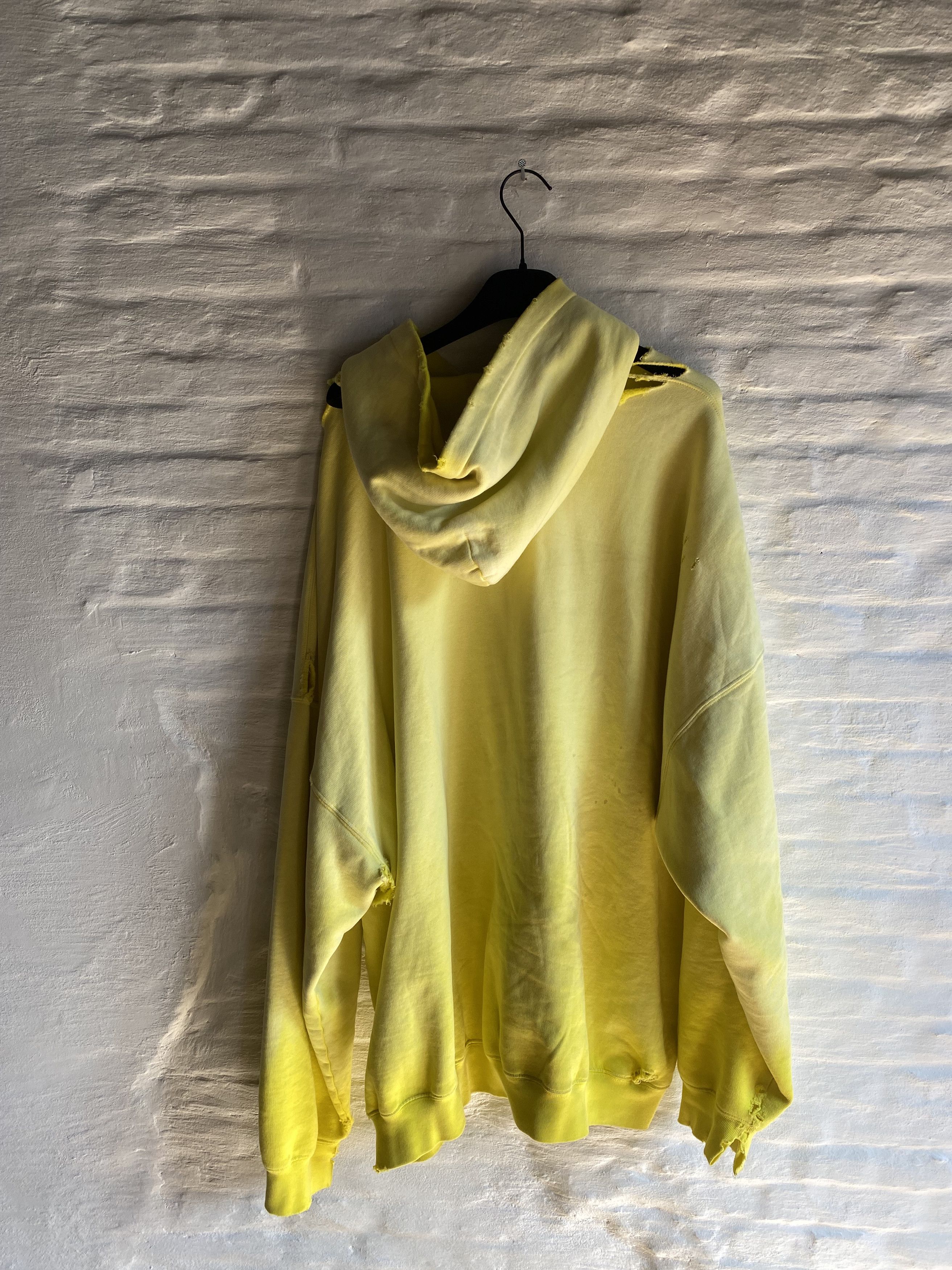 Balenciaga Oversized Yellow Faded Destroyed Hoodie Size S Size US S / EU 44-46 / 1 - 5 Thumbnail