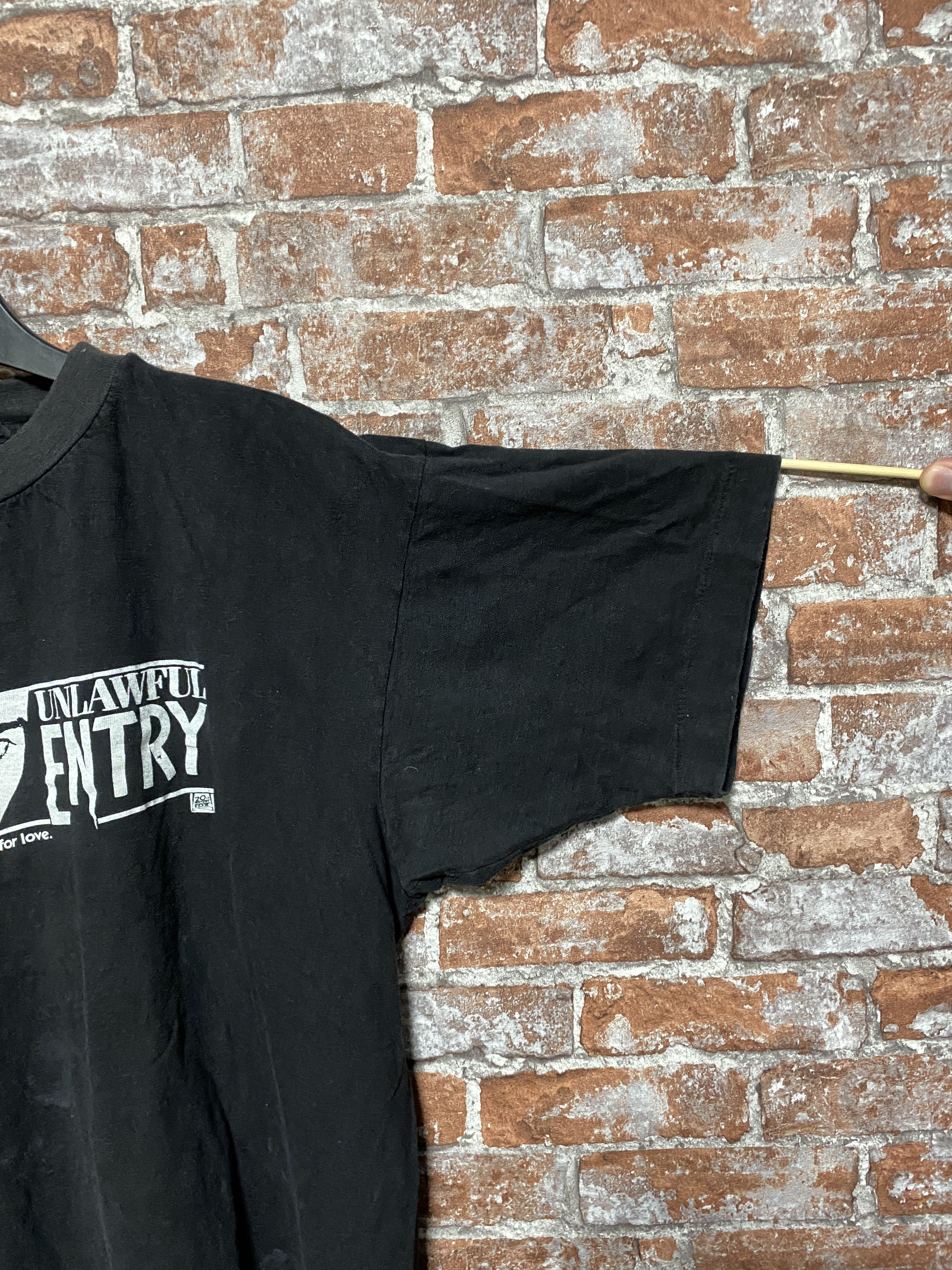 Vintage Rare Unlawful Entry 90s Vintage Movie Tee Size US XL / EU 56 / 4 - 6 Thumbnail