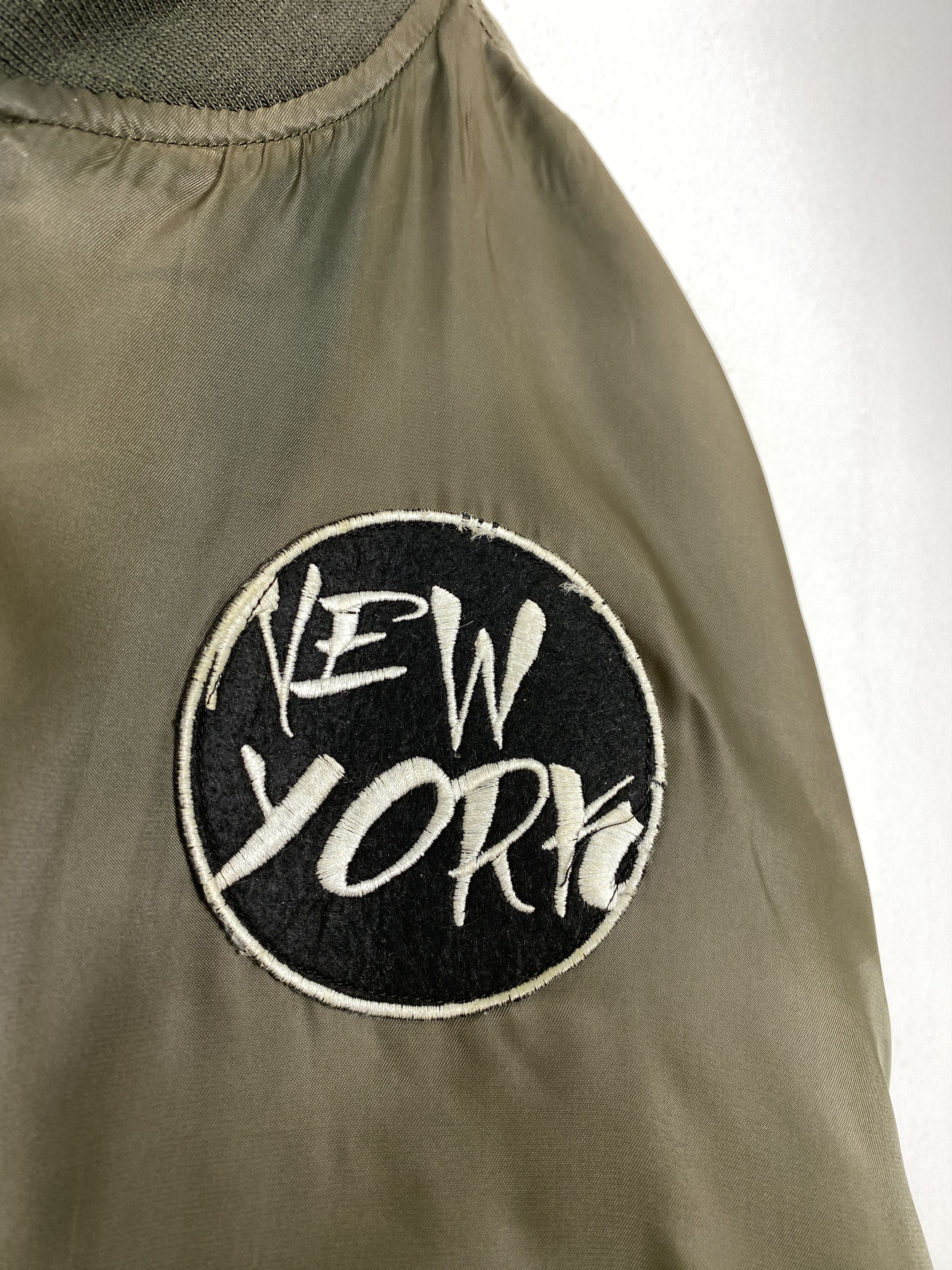 Japanese Brand Vintage ALASKO New York Patch Logo Nylon Bomber Jacket Size US XXL / EU 58 / 5 - 9 Thumbnail