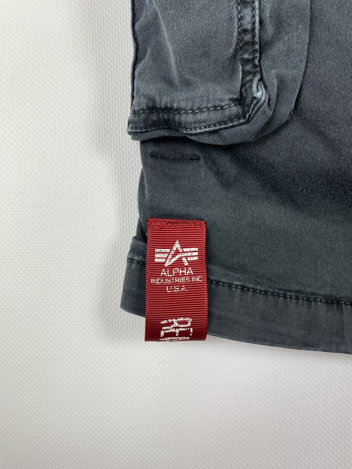 Alpha Industries Alpha Industries men’s cargo crew shorts size 32 faded Size US 32 / EU 48 - 8 Thumbnail