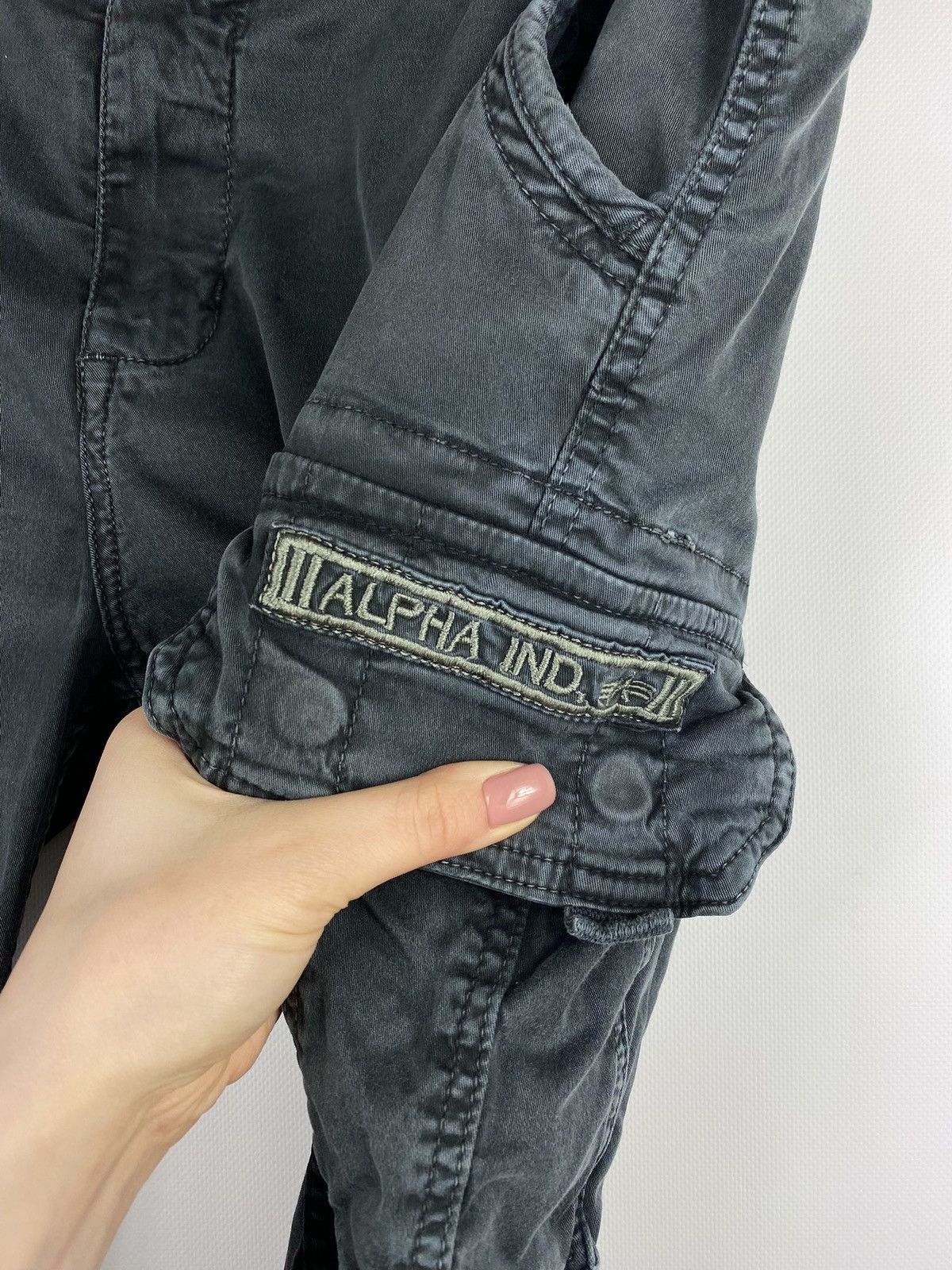 Alpha Industries Alpha Industries men’s cargo crew shorts size 32 faded Size US 32 / EU 48 - 7 Thumbnail