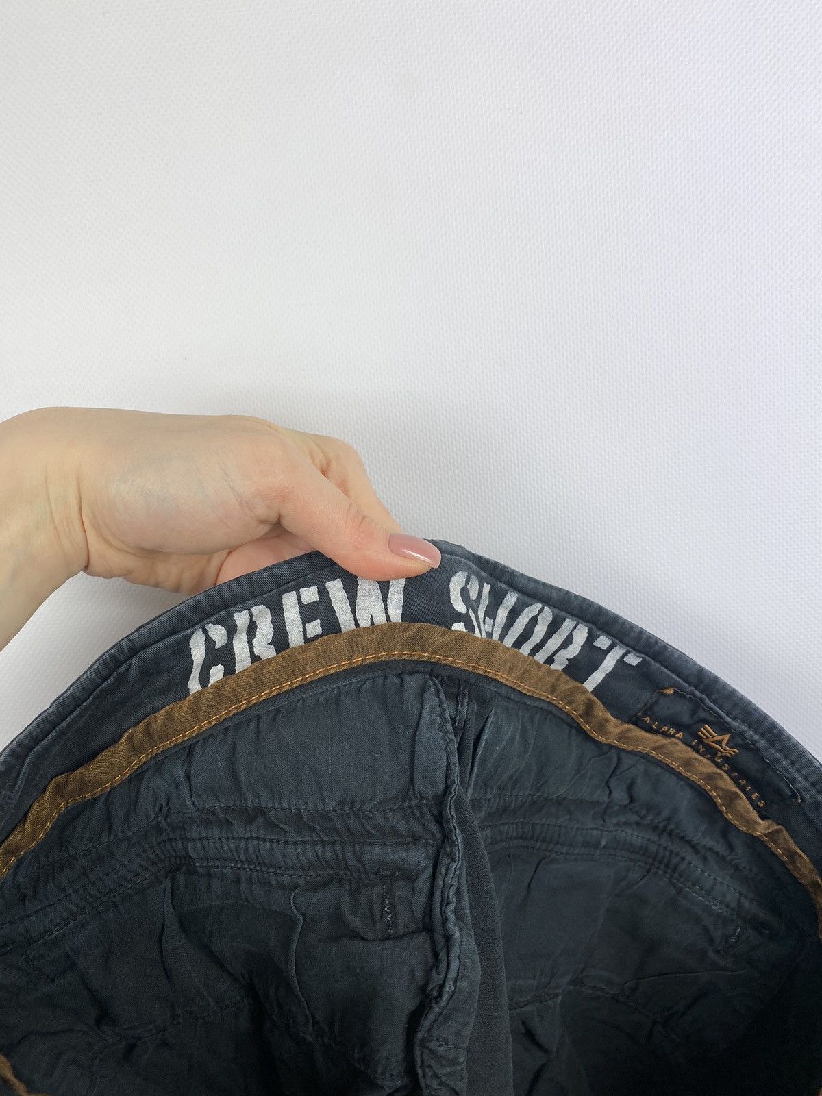 Alpha Industries Alpha Industries men’s cargo crew shorts size 32 faded Size US 32 / EU 48 - 14 Thumbnail