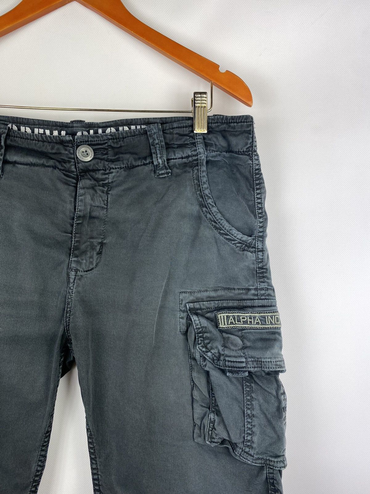 Alpha Industries Alpha Industries men’s cargo crew shorts size 32 faded Size US 32 / EU 48 - 2 Thumbnail