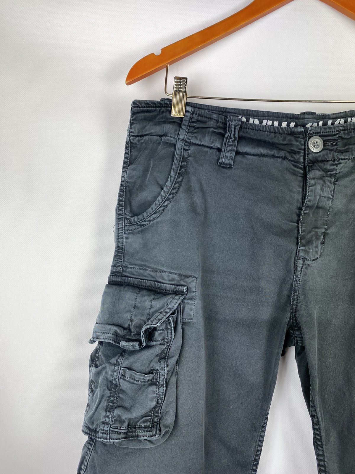 Alpha Industries Alpha Industries men’s cargo crew shorts size 32 faded Size US 32 / EU 48 - 3 Thumbnail