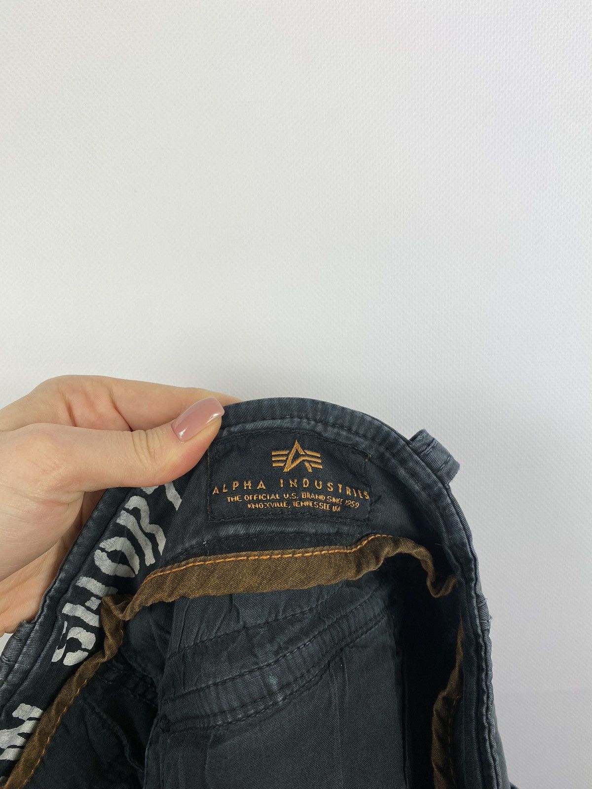 Alpha Industries Alpha Industries men’s cargo crew shorts size 32 faded Size US 32 / EU 48 - 15 Thumbnail