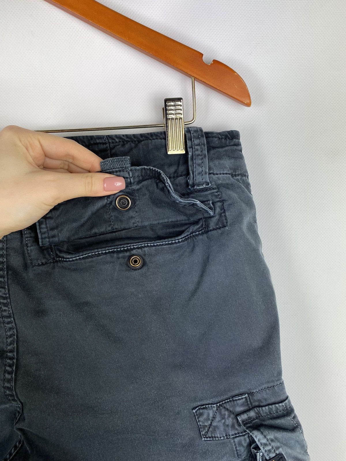 Alpha Industries Alpha Industries men’s cargo crew shorts size 32 faded Size US 32 / EU 48 - 12 Thumbnail
