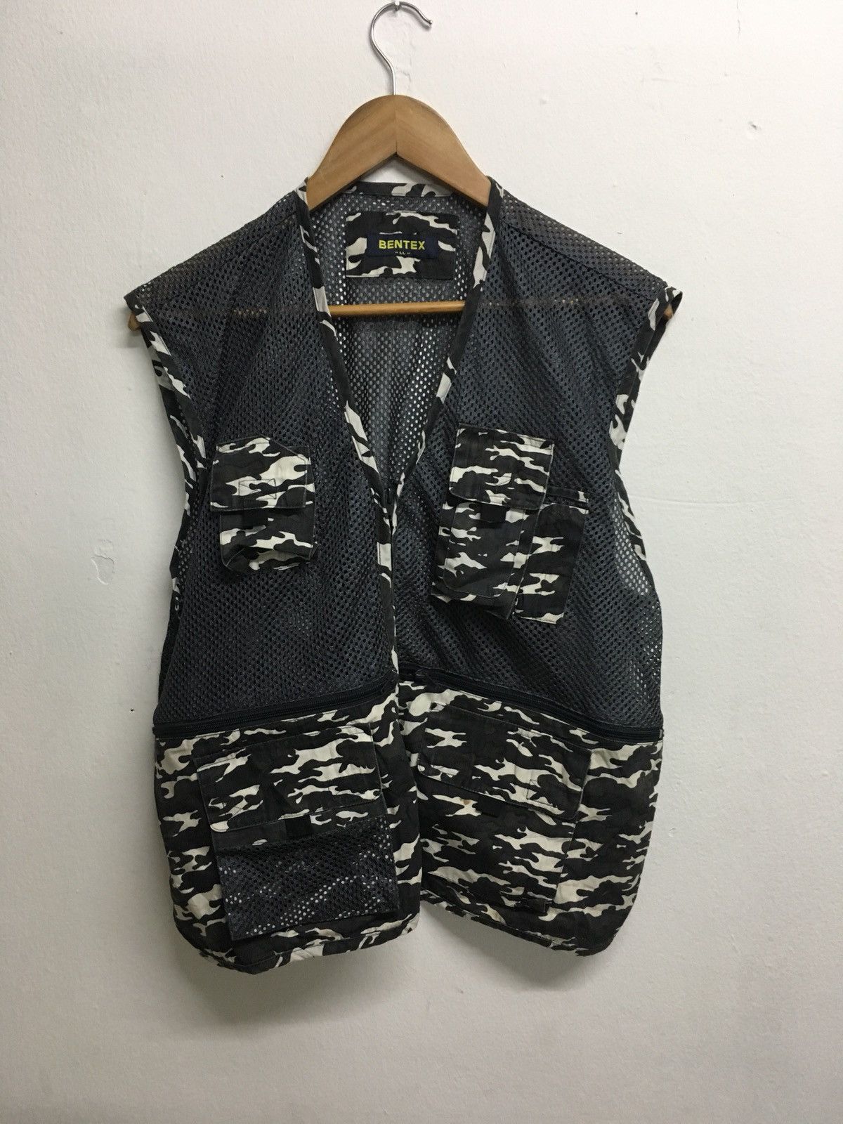 Japanese Brand camo vest Size US L / EU 52-54 / 3 - 1 Thumbnail