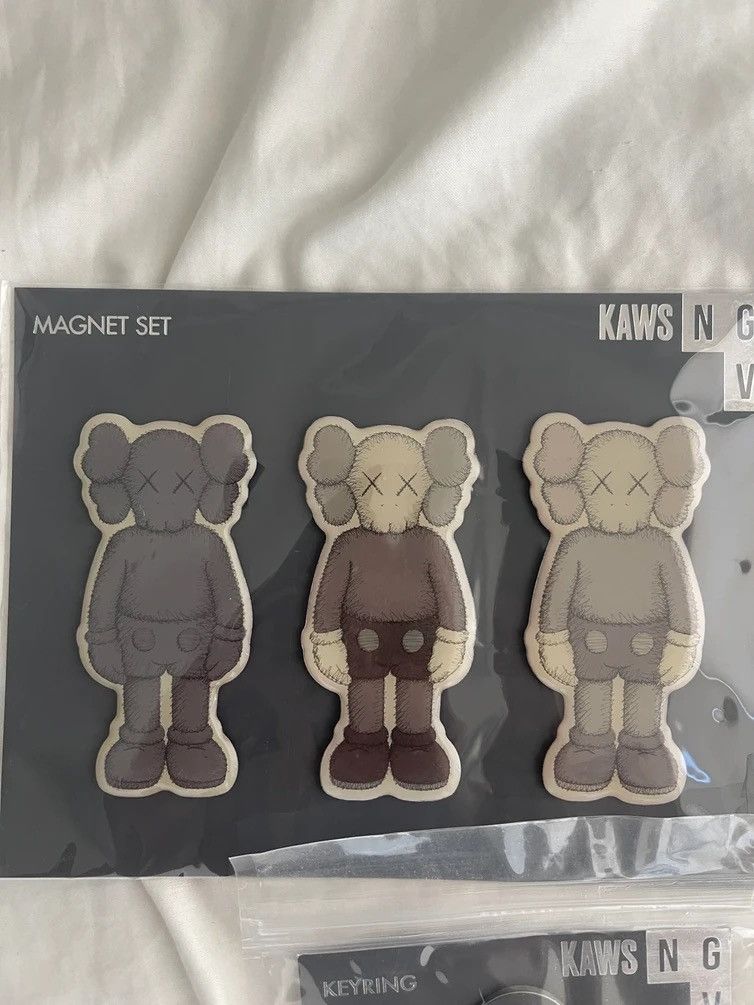 Kaws RARE VINTAGE Kaws Pins, Keychains & Magnets Size ONE SIZE - 2 Thumbnail