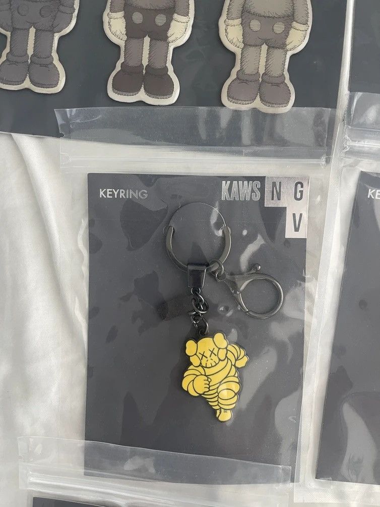 Kaws RARE VINTAGE Kaws Pins, Keychains & Magnets Size ONE SIZE - 4 Thumbnail