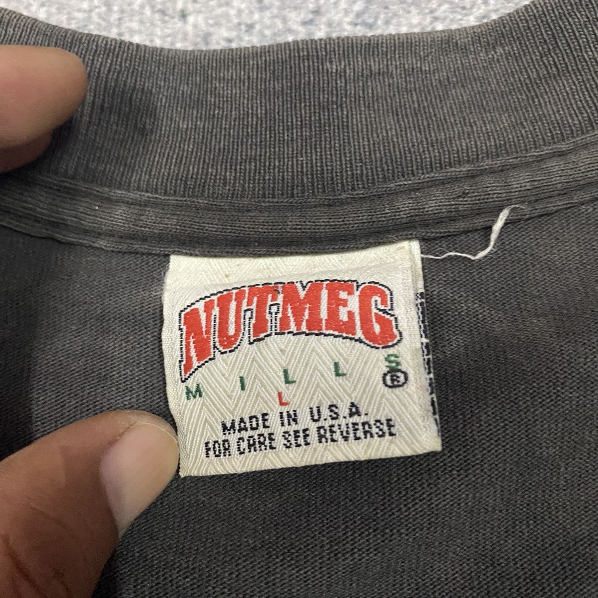 NBA × Nutmeg × Vintage Vintage 90s NBA Chichago Bulls Nutmeg Mills Faded Tees Size US L / EU 52-54 / 3 - 9 Thumbnail