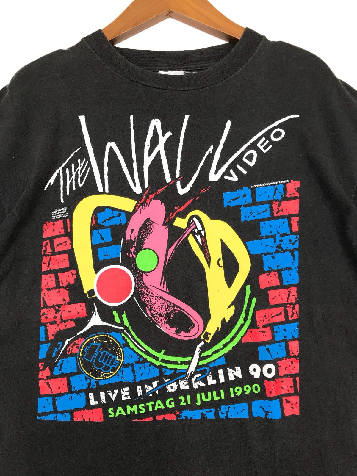 Band Tees FINAL PRICE ‼️Vtg 90’s Pink Floyd The Wall Video at Berlin Size US L / EU 52-54 / 3 - 2 Thumbnail