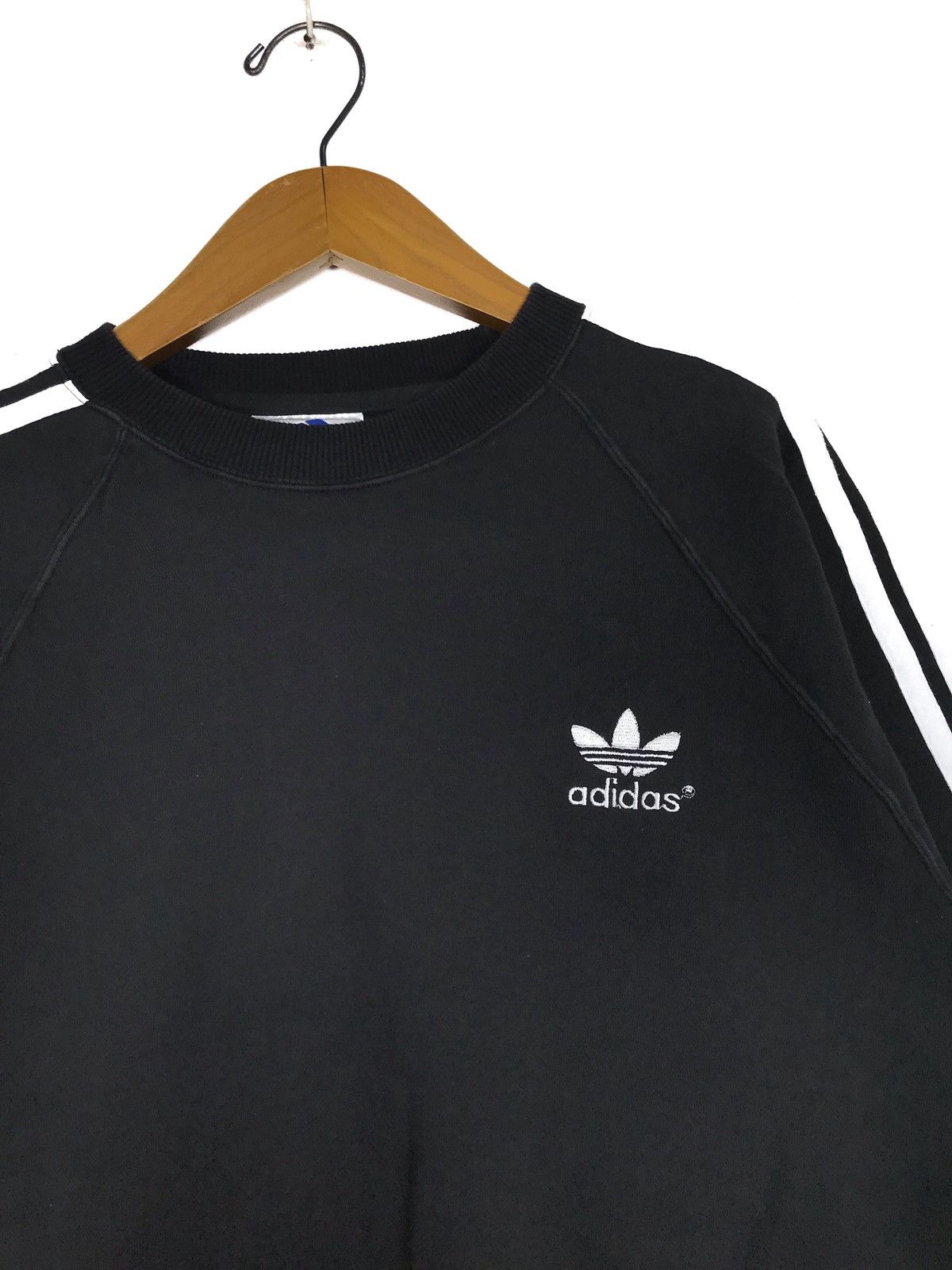 Adidas Rare‼️Adidas Trefoil Embroided Small Logo Made in Canada Size US M / EU 48-50 / 2 - 2 Thumbnail