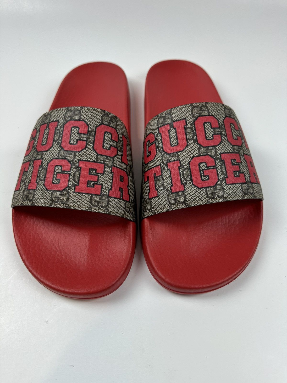 Gucci pursuit tiger slides deals