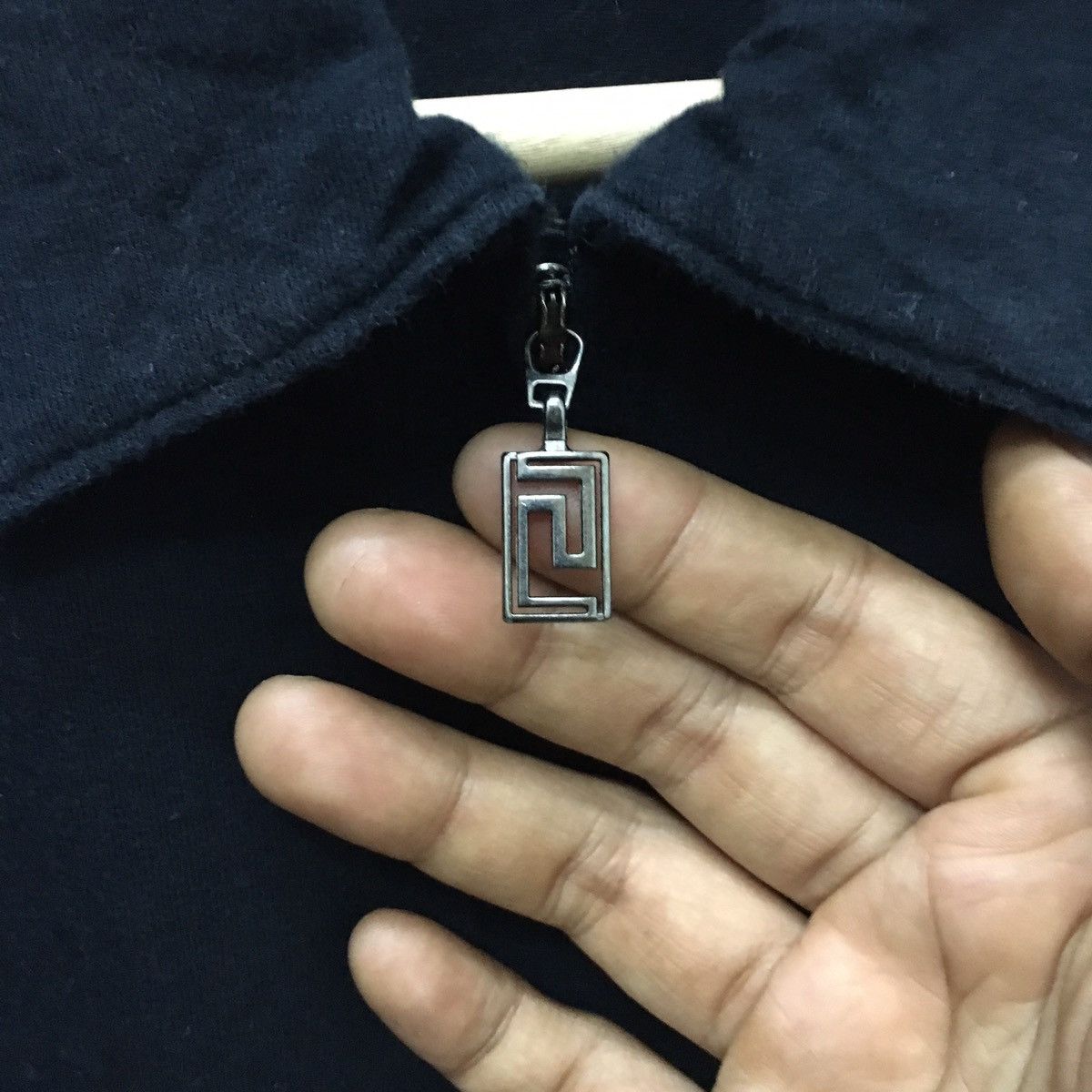 Versace Rare Polos Versace Art Quarter Zipper Made In Italy Size US L / EU 52-54 / 3 - 6 Thumbnail