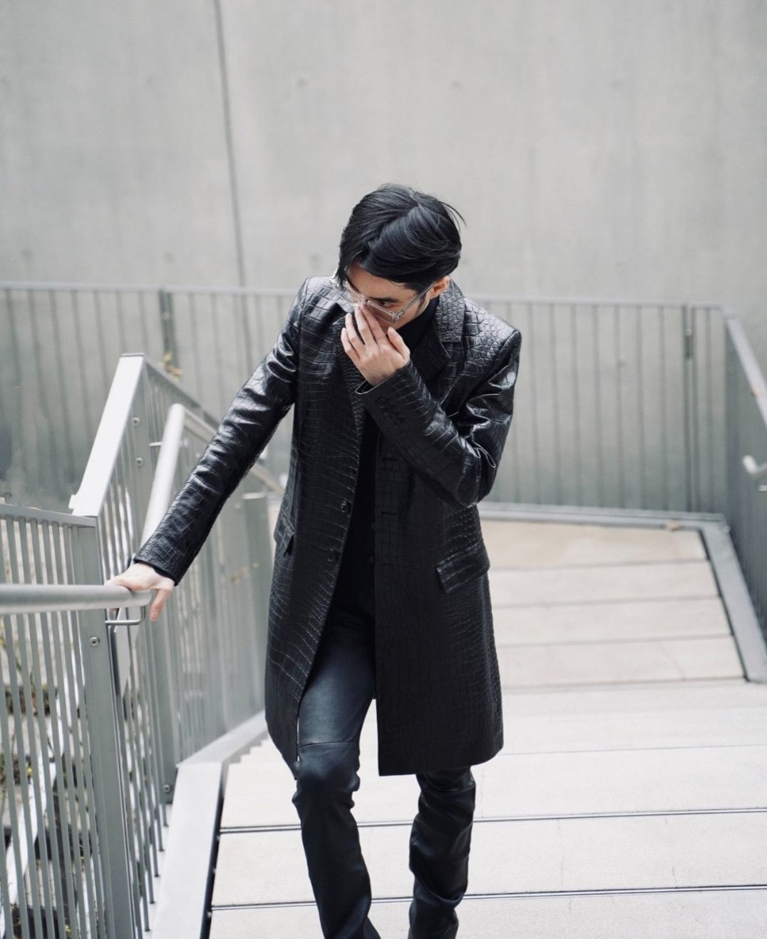 Saint Laurent Paris Saint Laurent Show crocodile leather coat Size US S / EU 44-46 / 1 - 7 Thumbnail