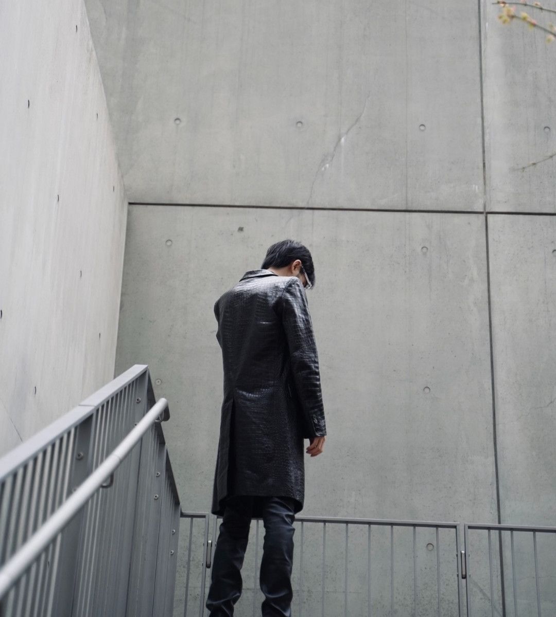 Saint Laurent Paris Saint Laurent Show crocodile leather coat Size US S / EU 44-46 / 1 - 5 Thumbnail