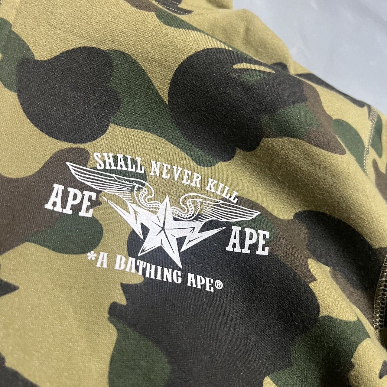 Bape 1st Camo Hoodie Size US L / EU 52-54 / 3 - 2 Thumbnail
