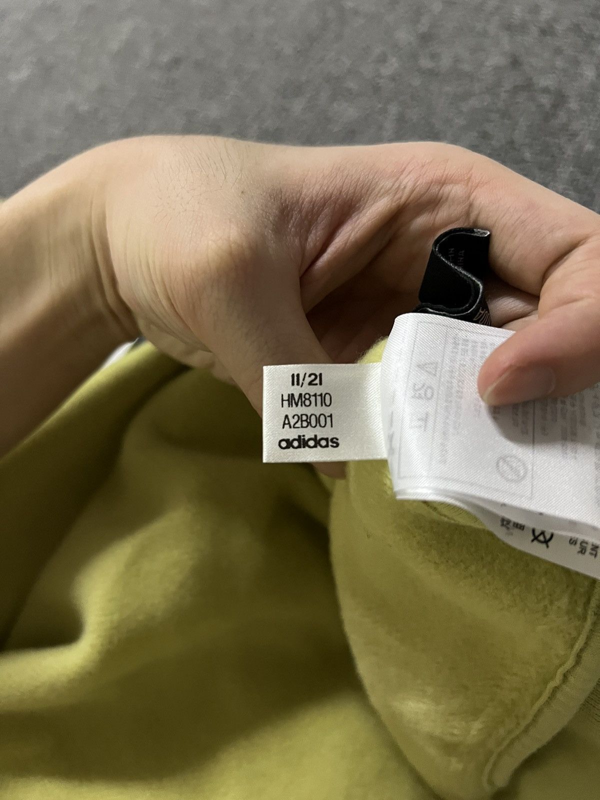 Adidas × Fear of God DS Adidas x fear of god crewneck Size US M / EU 48-50 / 2 - 15 Thumbnail