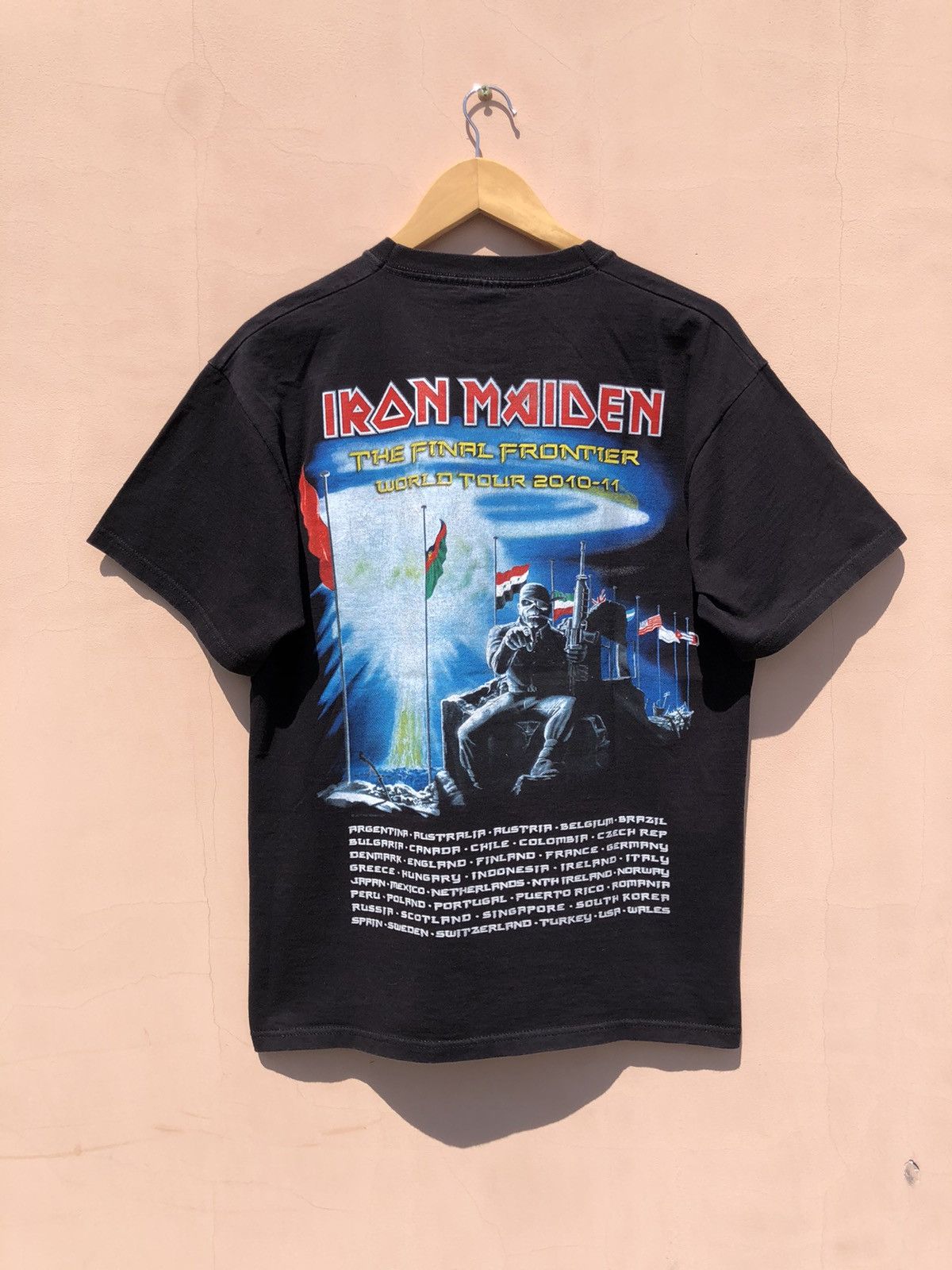 Band Tees Vintage 2011 Iron Maiden Trooper Black Tee (Judas Priest) Size US L / EU 52-54 / 3 - 2 Thumbnail
