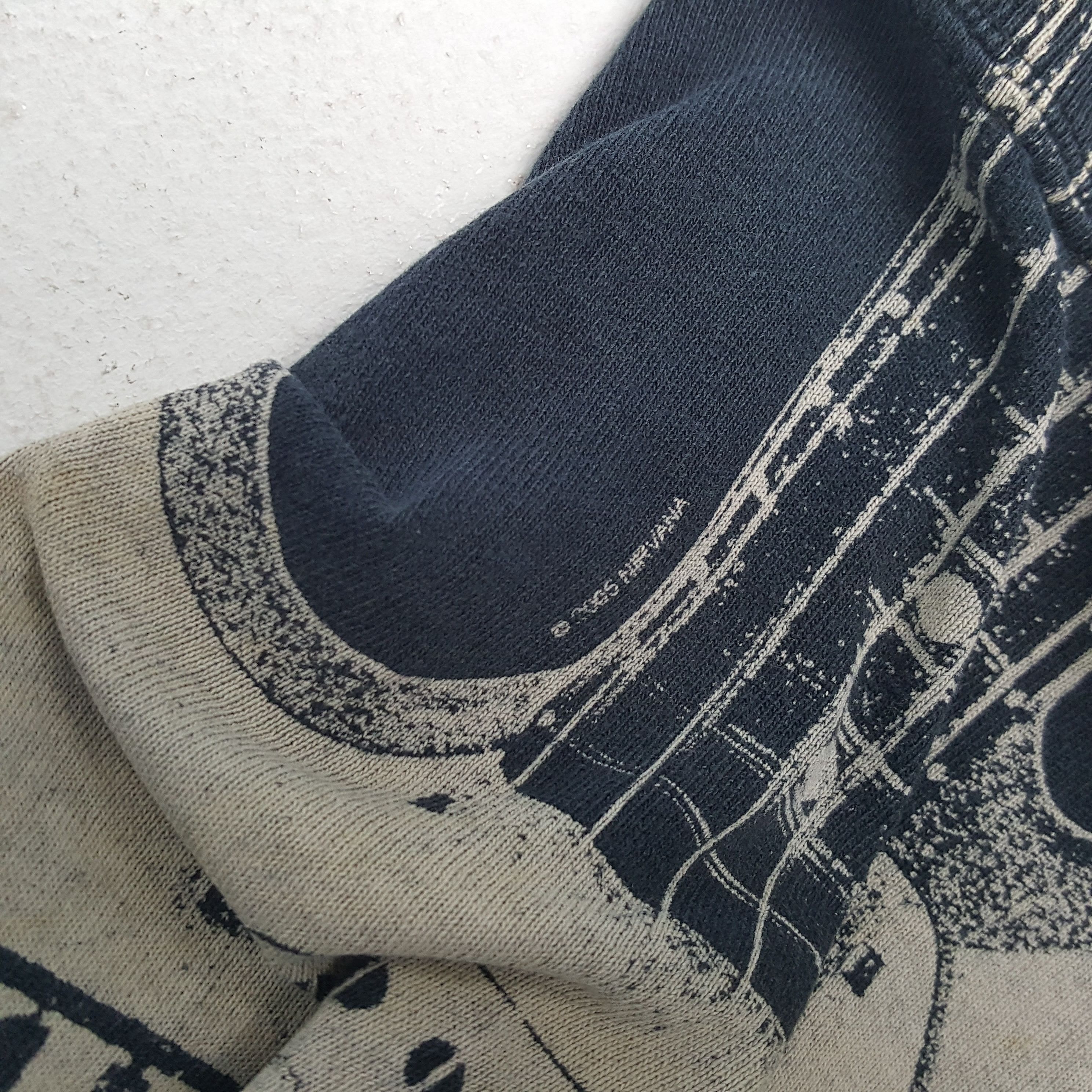 Band Tees × Nirvana × Vintage NIRVANA Rock Band Big Guitar Design Vintage Tshirt Size US M / EU 48-50 / 2 - 5 Thumbnail