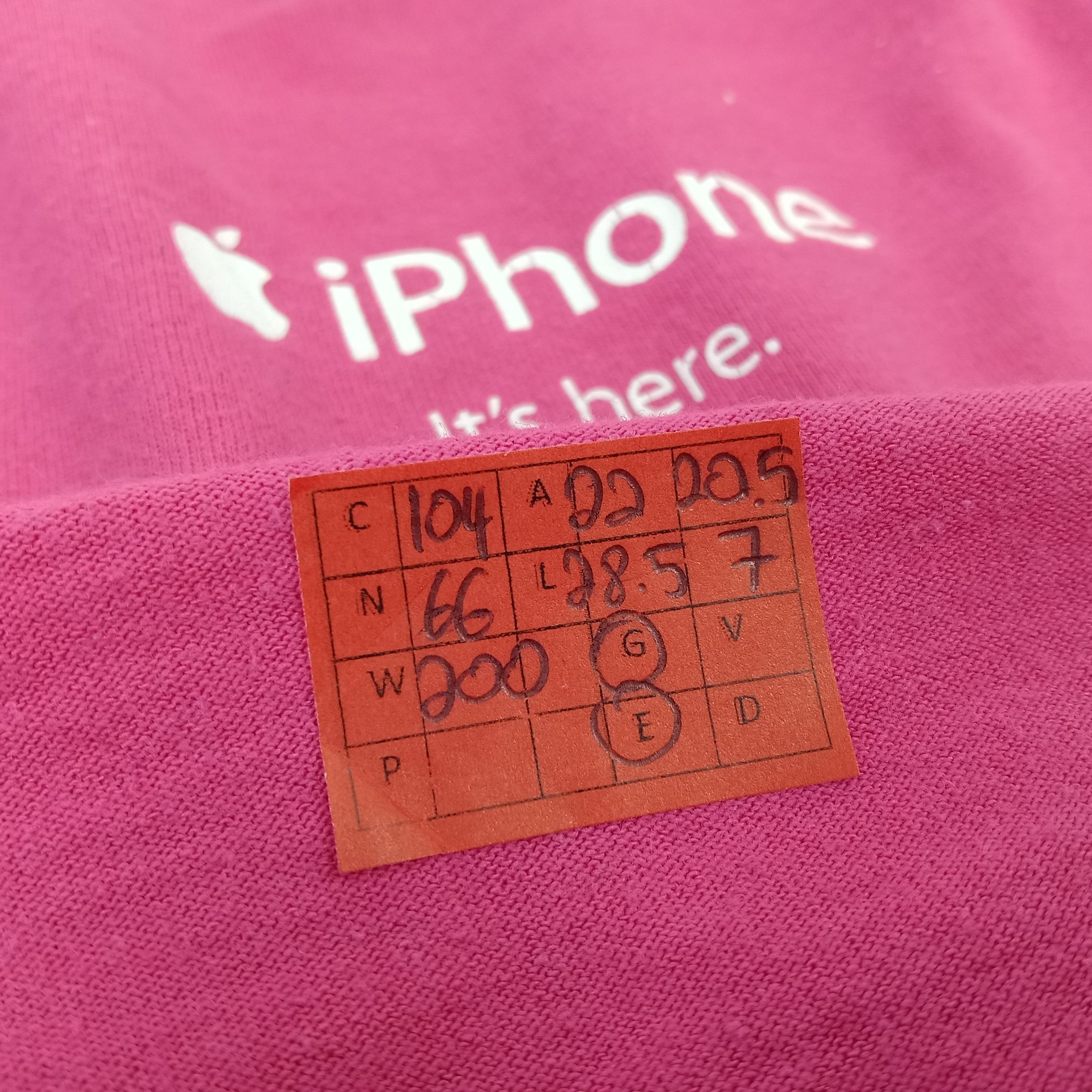 Apple × Vintage Apple iphone Small Logo Design Pink Tshirt Size US L / EU 52-54 / 3 - 8 Thumbnail