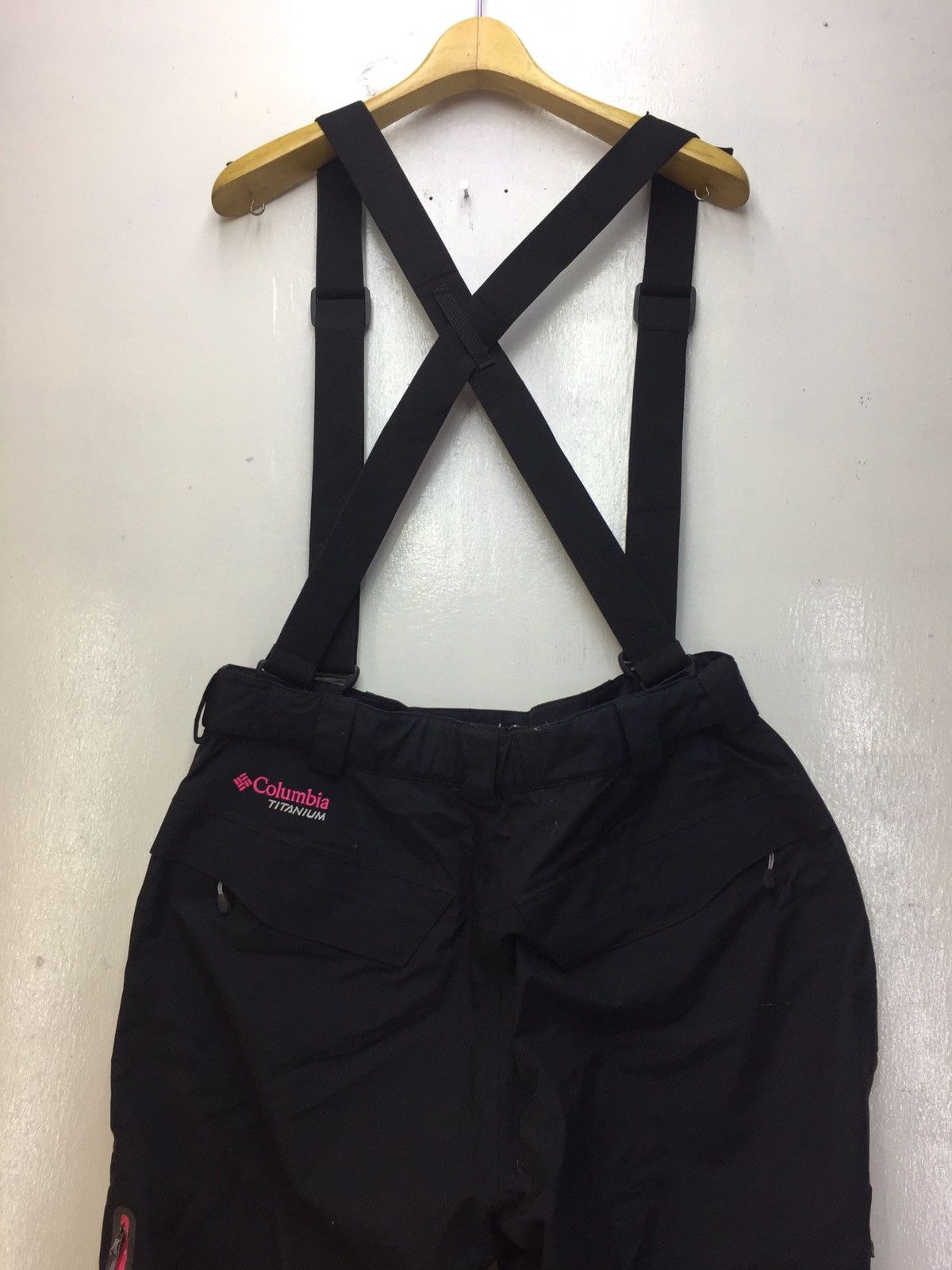 image of Columbia Omni-Tech Skiwear Pants in Black, Men's (Size 37)