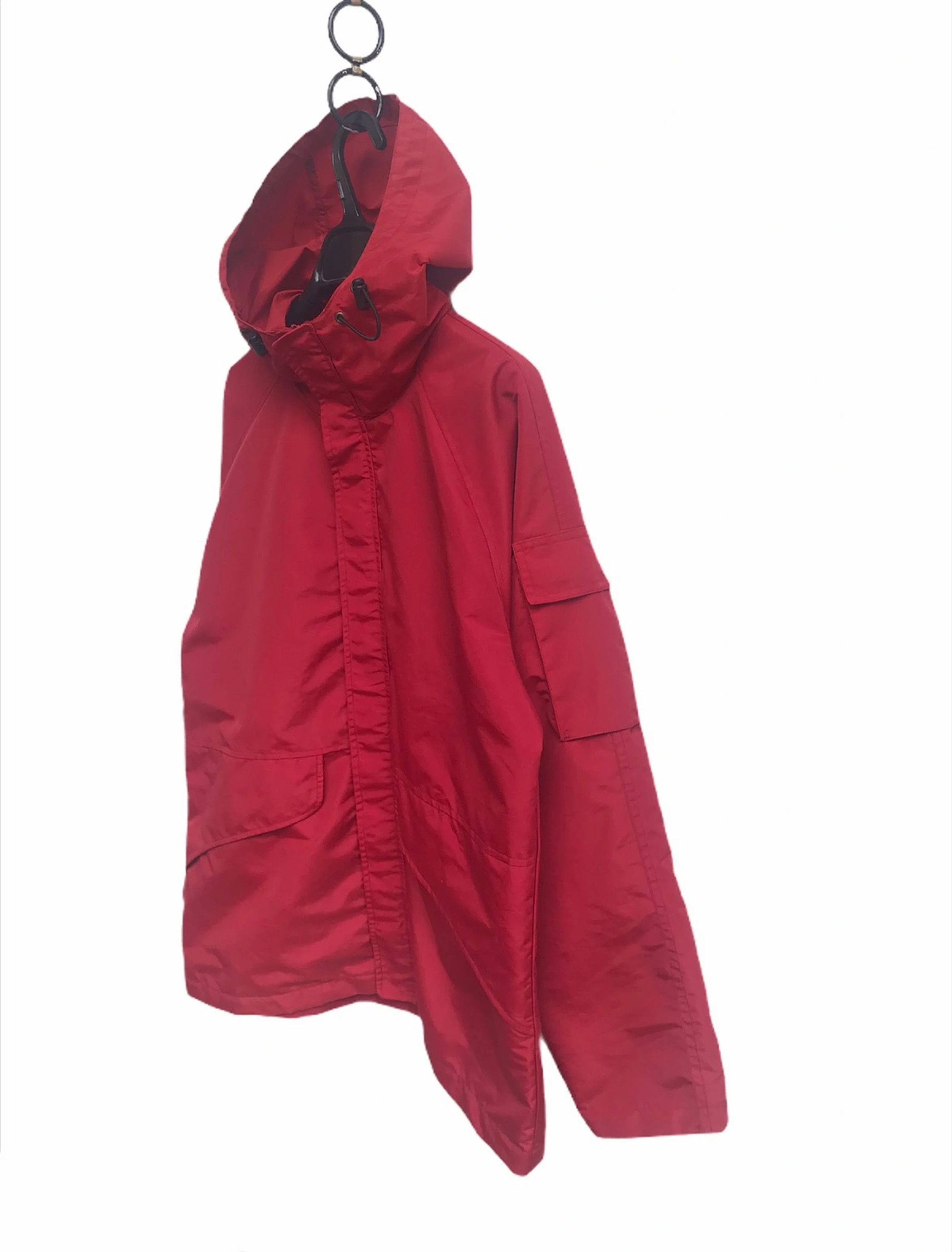 Uniqlo Uniqlo Windbreaker red Jacket With Hoodies Size US M / EU 48-50 / 2 - 4 Thumbnail