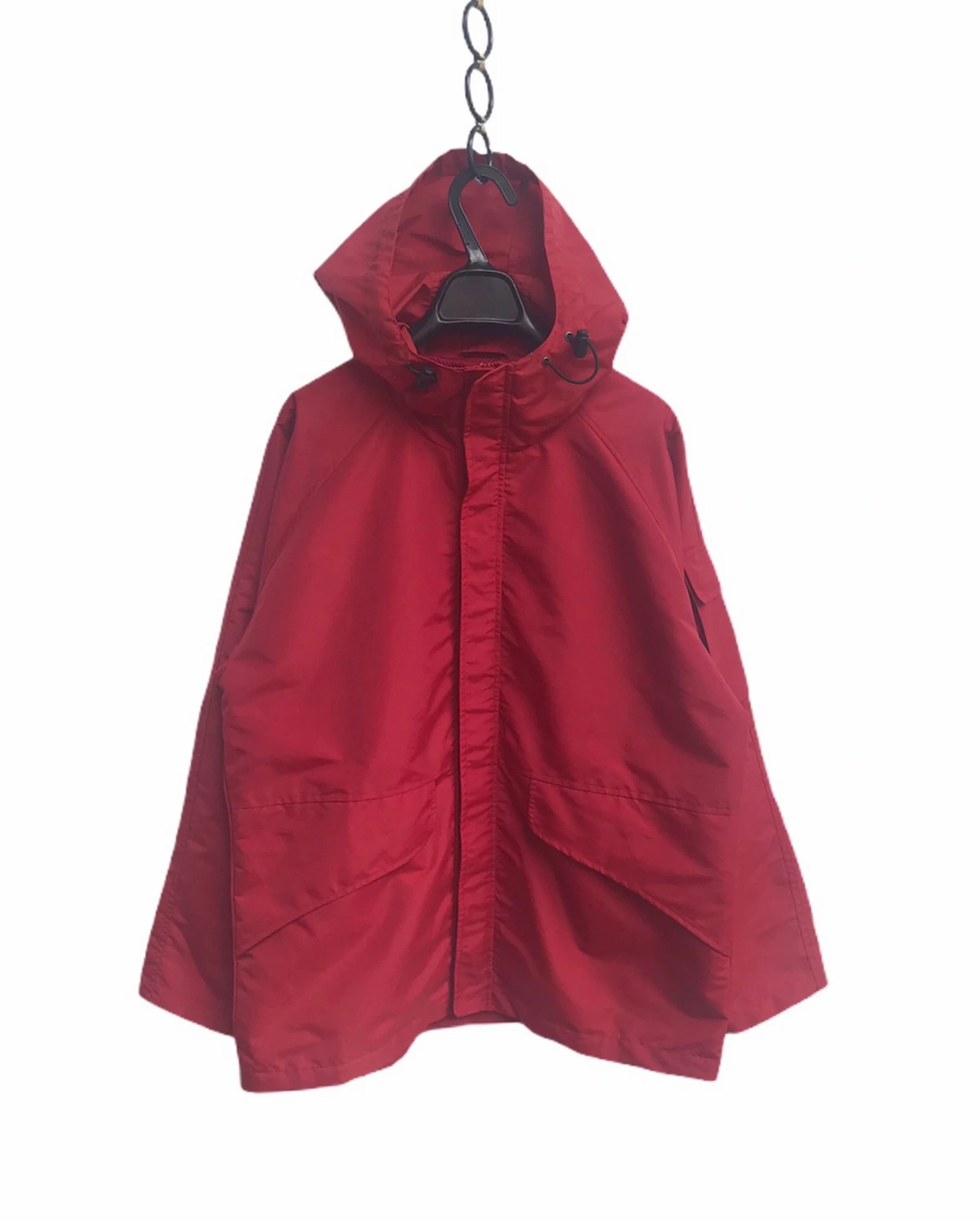Uniqlo Uniqlo Windbreaker red Jacket With Hoodies Size US M / EU 48-50 / 2 - 1 Thumbnail