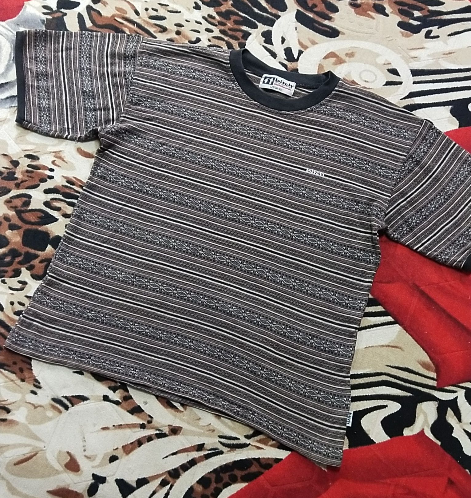Japanese Brand Last Drop Rare Bitch Skateboards Tshirt L Size US L / EU 52-54 / 3 - 1 Thumbnail