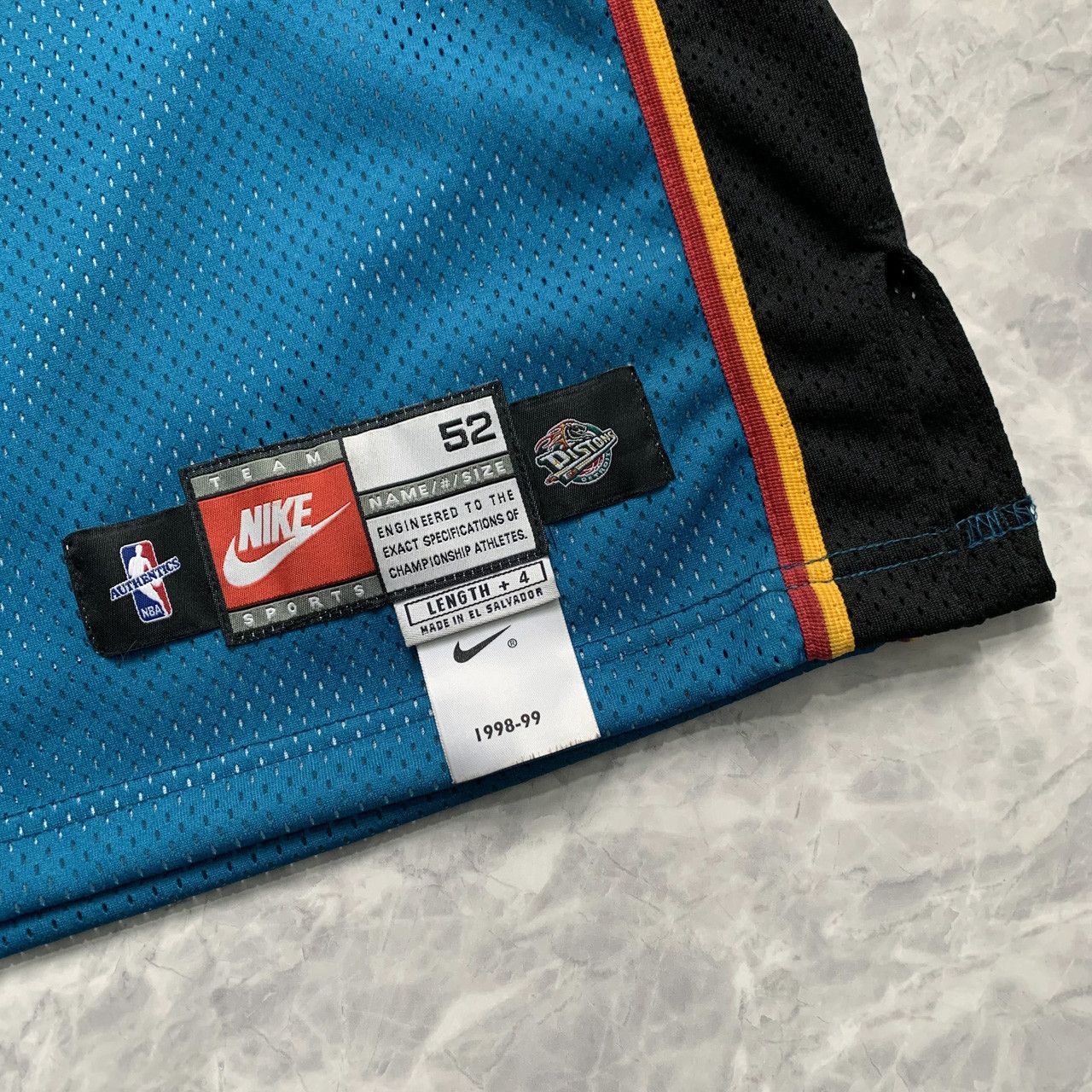 NBA × Nike × Vintage VTG 90s NBA GRANT HILL DETROIT PISTONS NIKE AUTHENTIC JERSEY Size US XXL / EU 58 / 5 - 3 Thumbnail