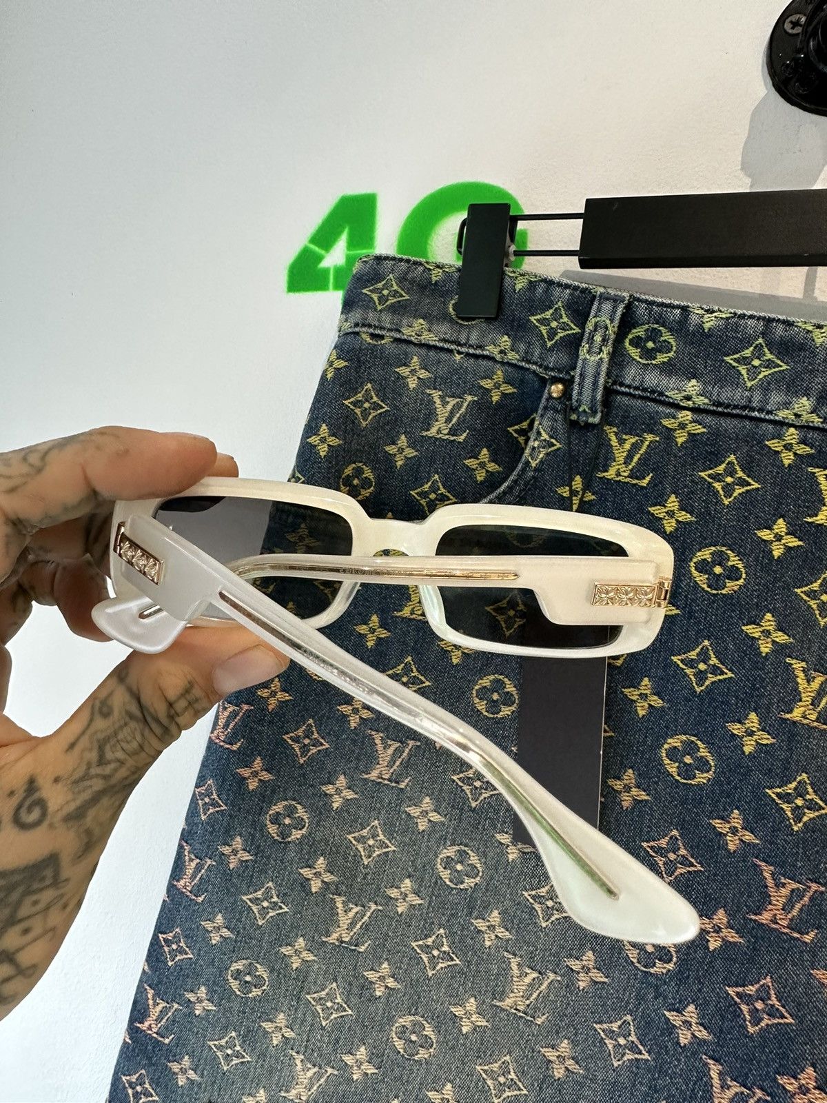 Chrome Hearts Chrome Hears WHITE PEARL SUNGLASSES KINK NEW Size ONE SIZE - 13 Thumbnail