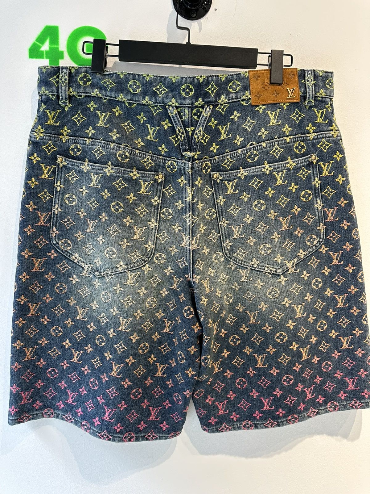 Louis Vuitton × Virgil Abloh LV Virgil Multi Rainbow Logo Shorts NEW 38 Size US 38 / EU 54 - 7 Thumbnail