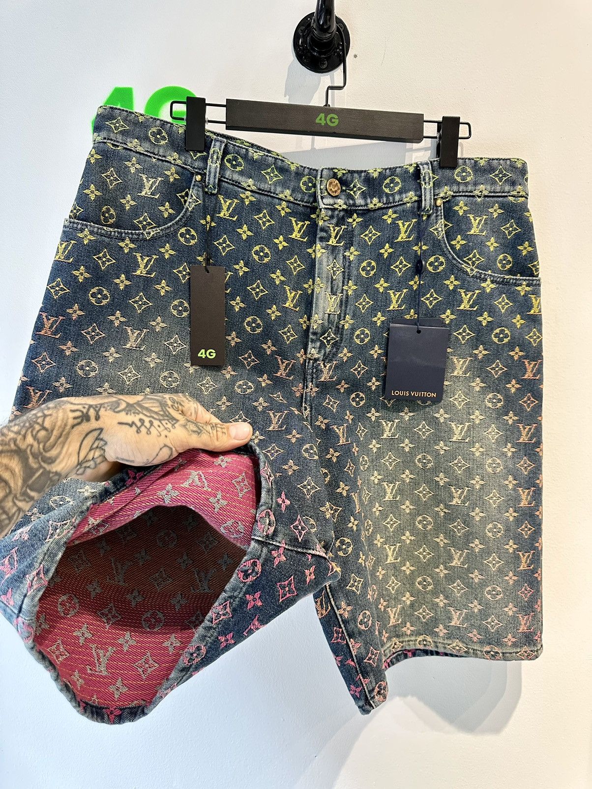 image of Louis Vuitton x Virgil Abloh Lv Virgil Multi Rainbow Logo Shorts New 38, Men's