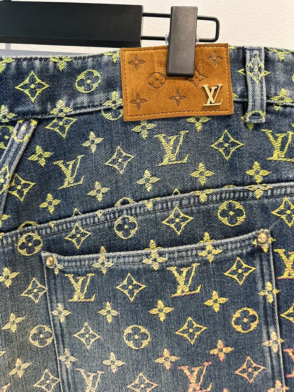 Louis Vuitton × Virgil Abloh LV Virgil Multi Rainbow Logo Shorts NEW 38 Size US 38 / EU 54 - 8 Thumbnail