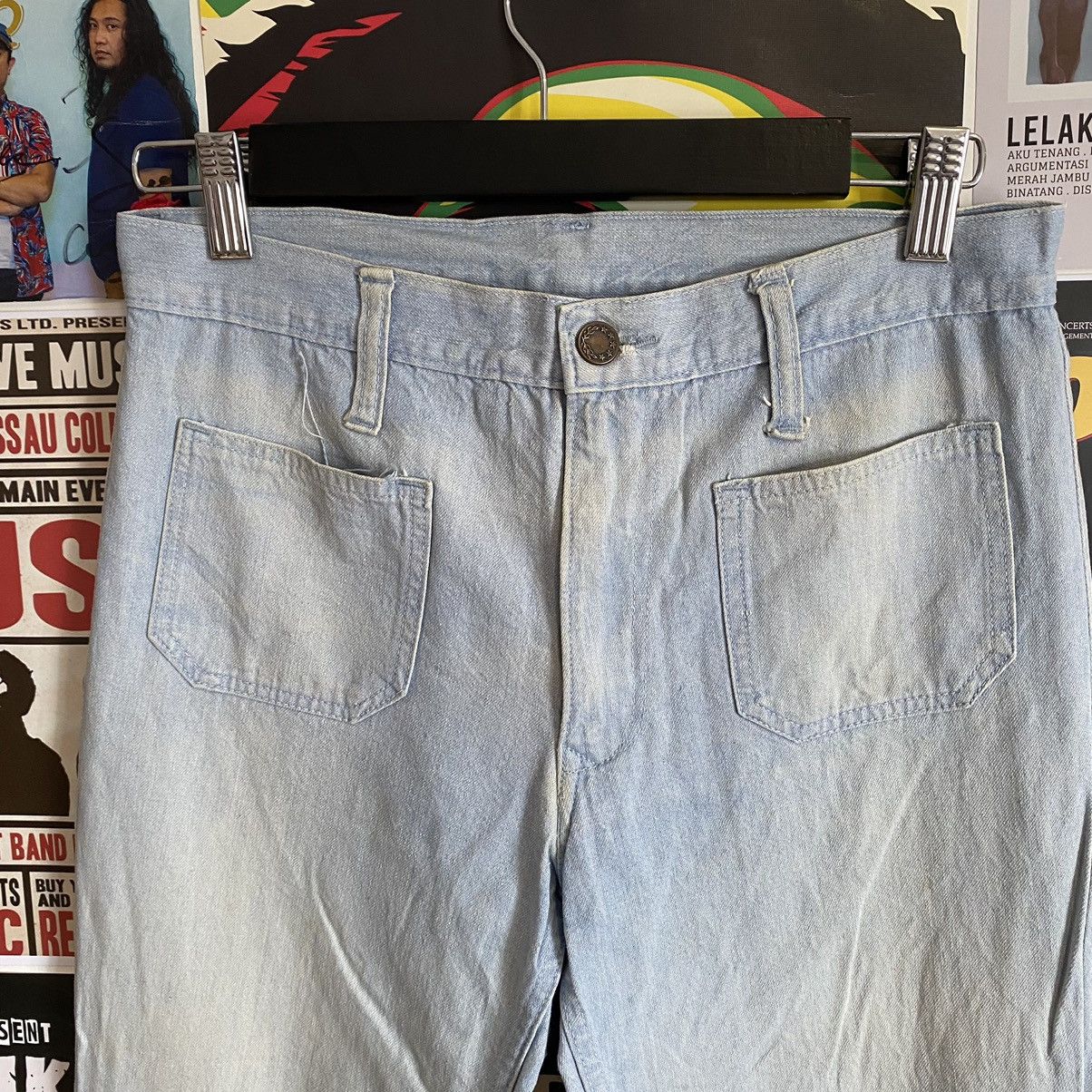 Vintage Vintage Bell Bottom Lightwash Blue Flare Jeans Size US 29 - 6 Thumbnail