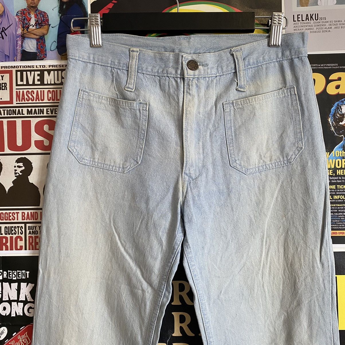 Vintage Vintage Bell Bottom Lightwash Blue Flare Jeans Size US 29 - 2 Thumbnail