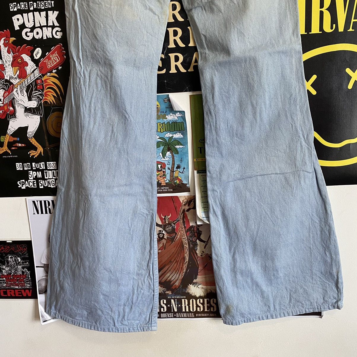 Vintage Vintage Bell Bottom Lightwash Blue Flare Jeans Size US 29 - 9 Thumbnail