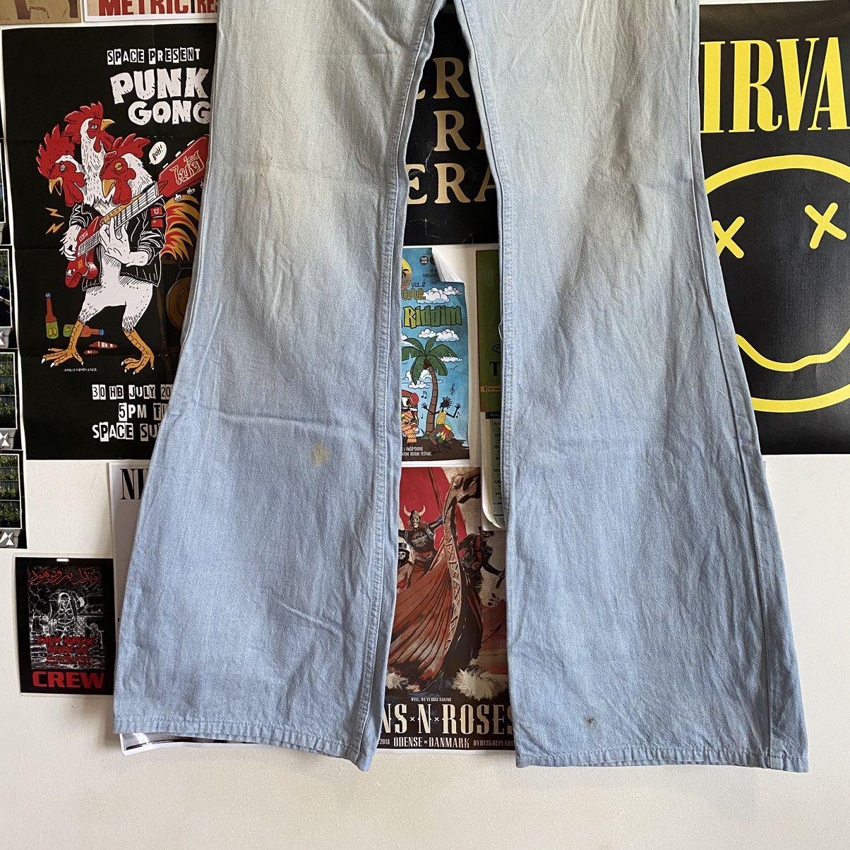 Vintage Vintage Bell Bottom Lightwash Blue Flare Jeans Size US 29 - 3 Thumbnail