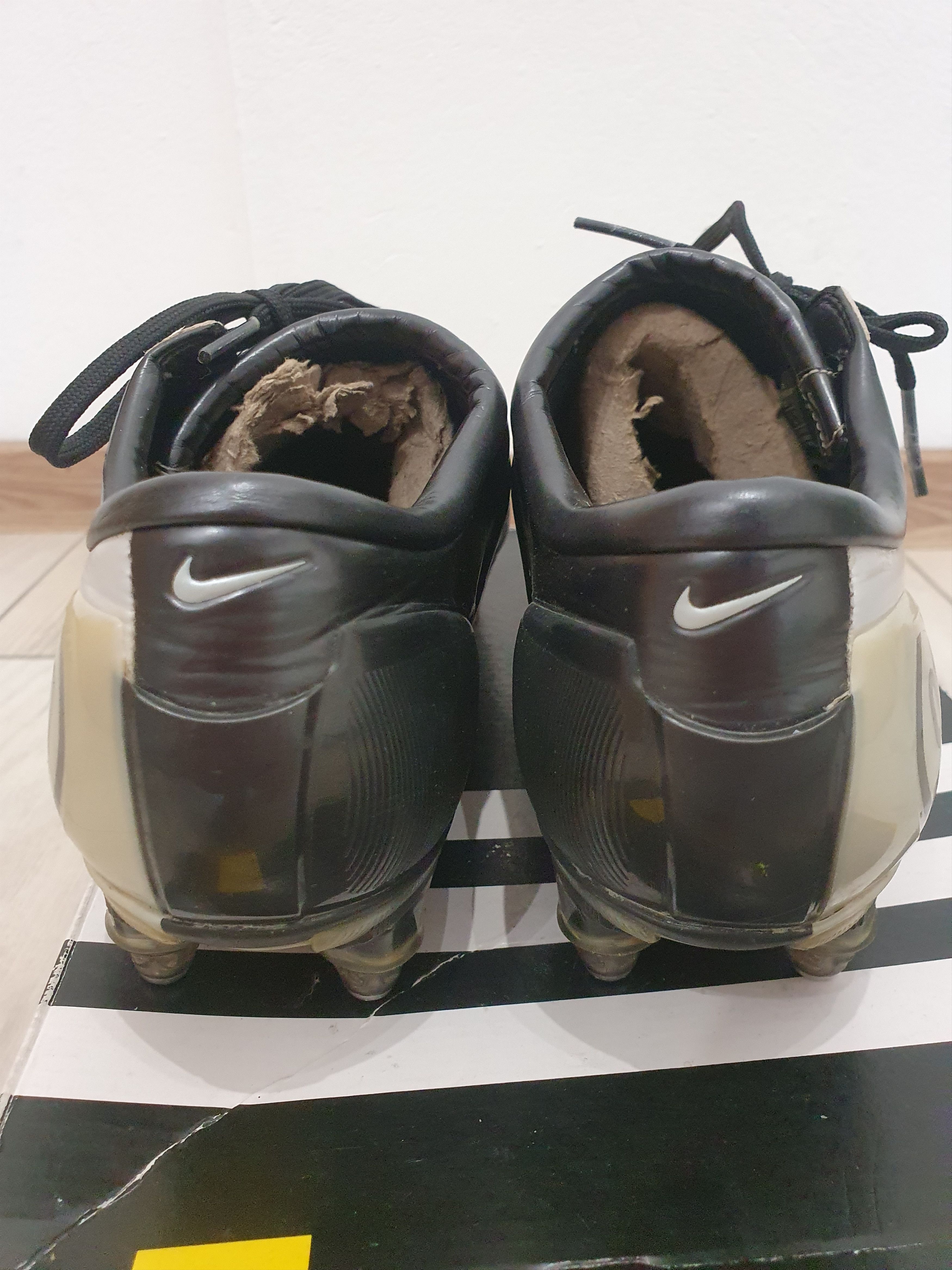 NIKE AIR ZOOM T90 TOTAL90 SG SIze 42 8.5us 7.5uk soccer
