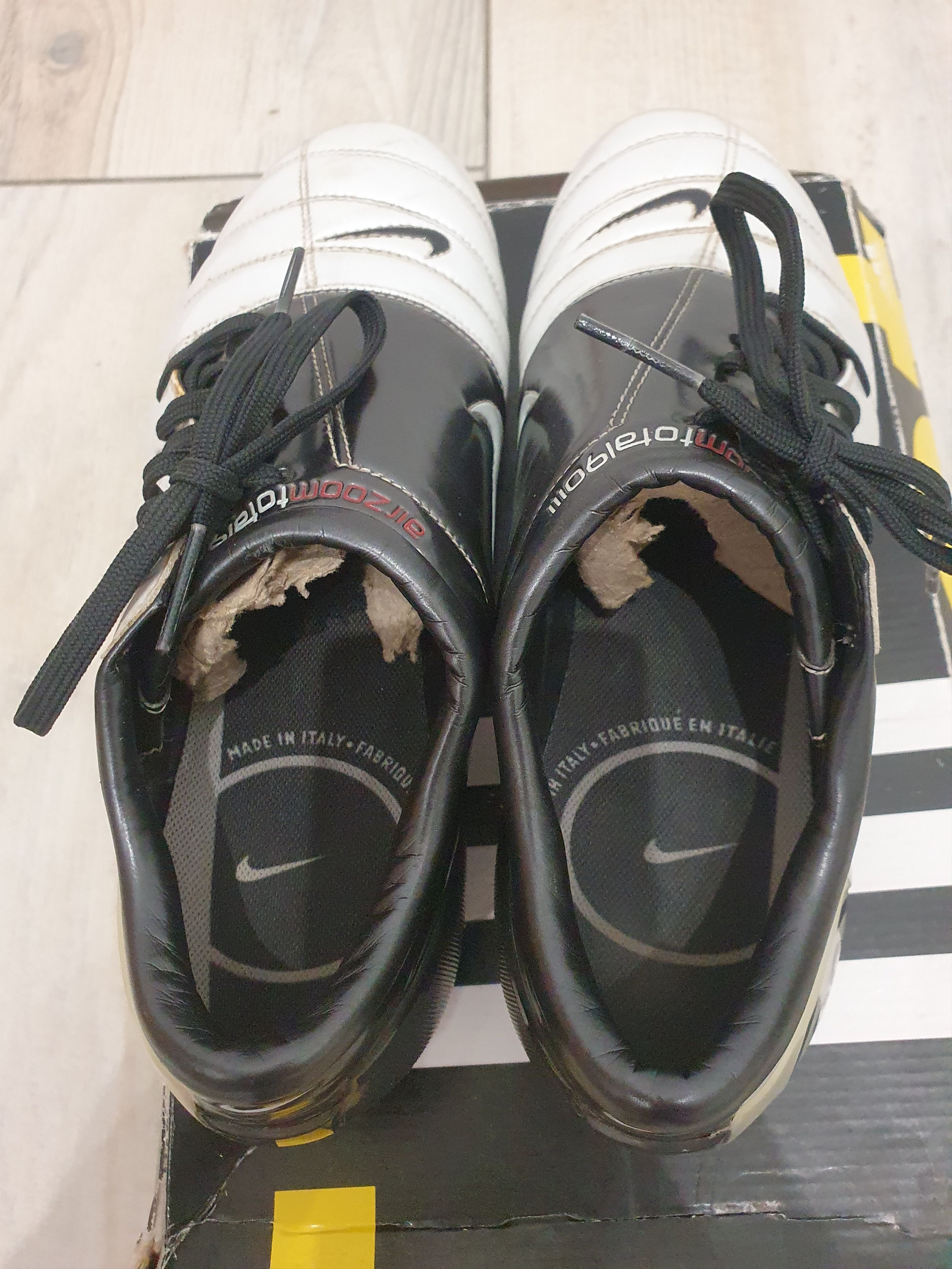 NIKE AIR ZOOM T90 TOTAL90 SG SIze 42 8.5us 7.5uk soccer