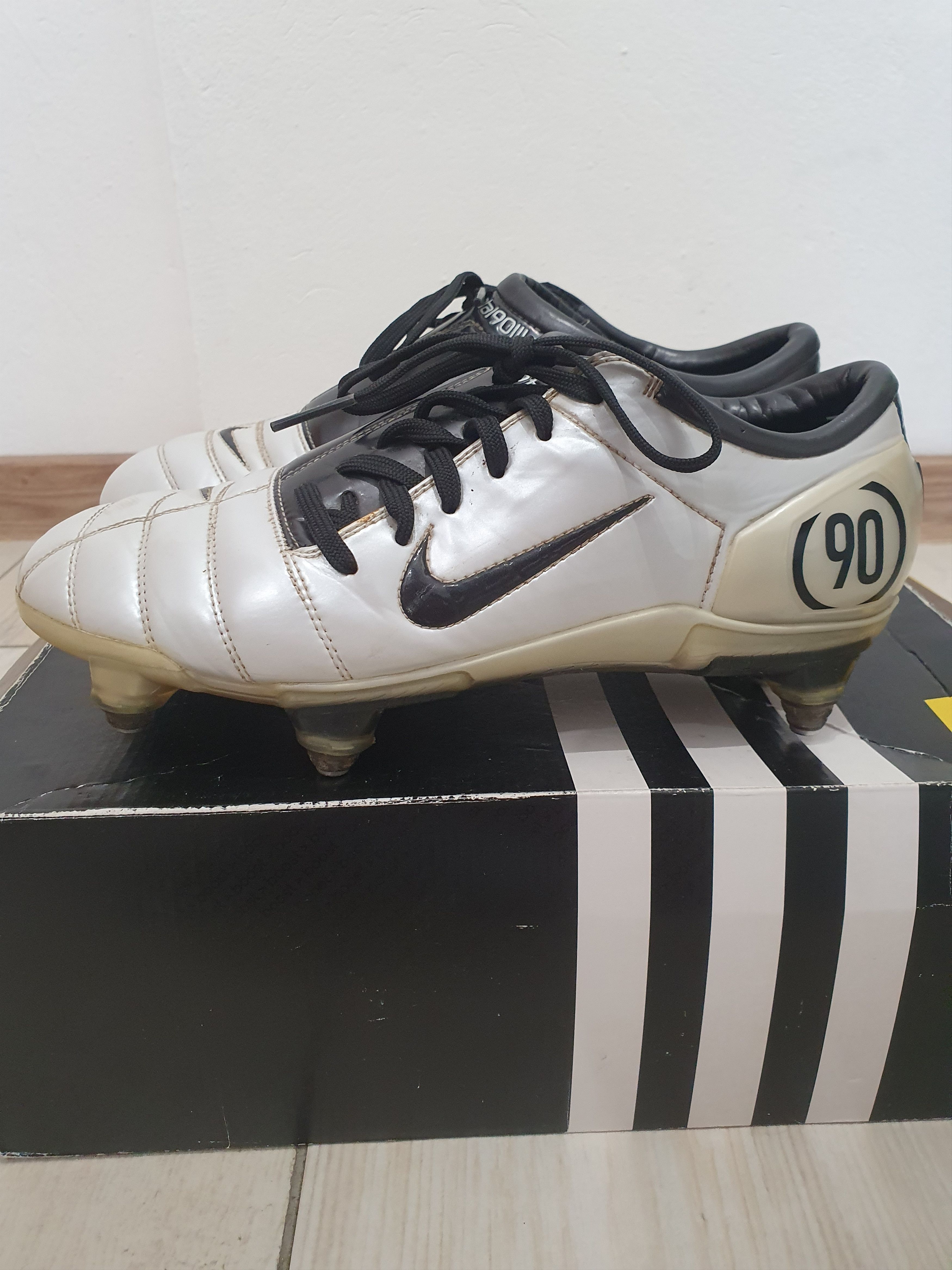 NIKE AIR ZOOM T90 TOTAL90 SG SIze 42 8.5us 7.5uk soccer