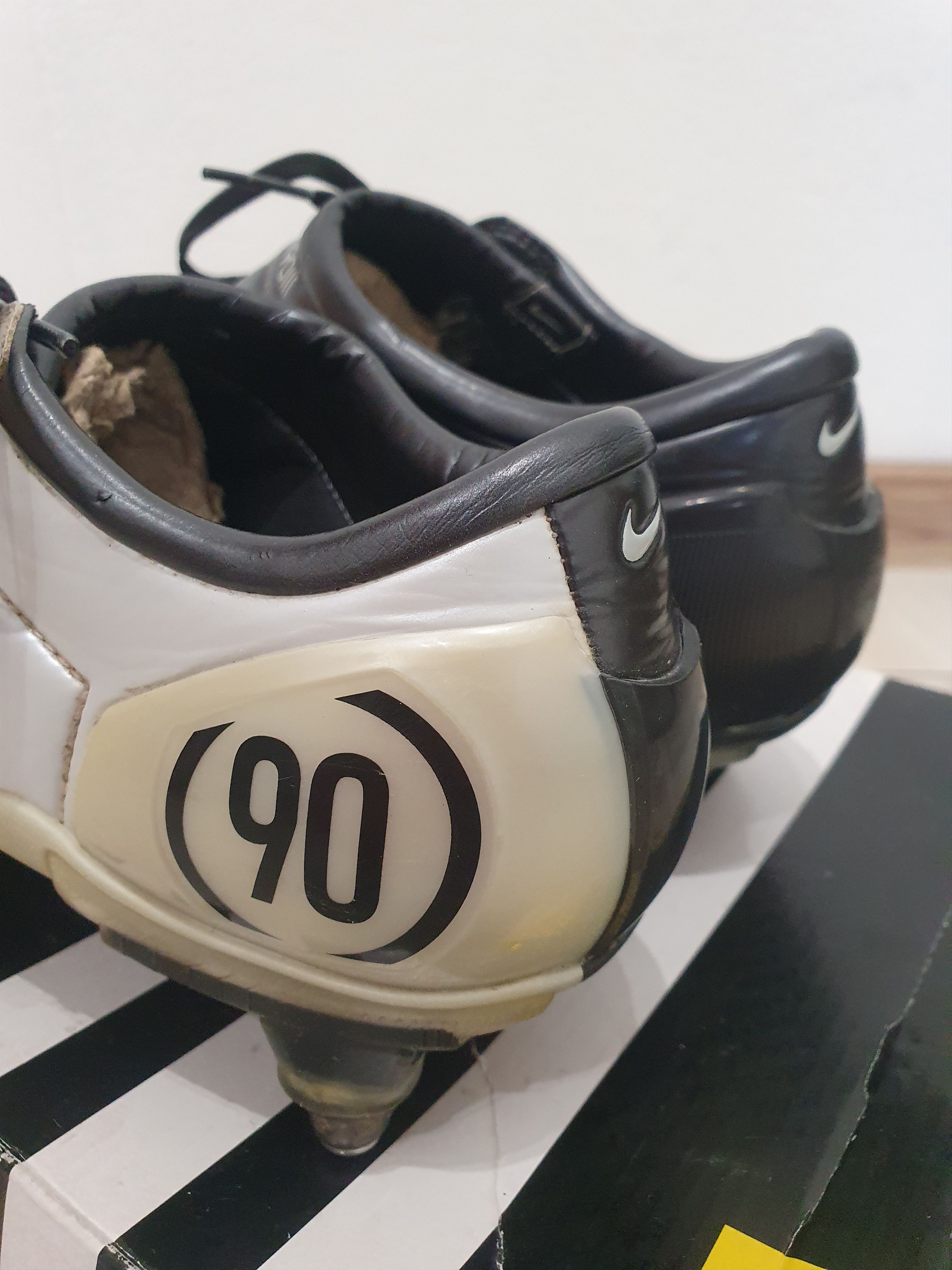 NIKE AIR ZOOM T90 TOTAL90 SG SIze 42 8.5us 7.5uk soccer