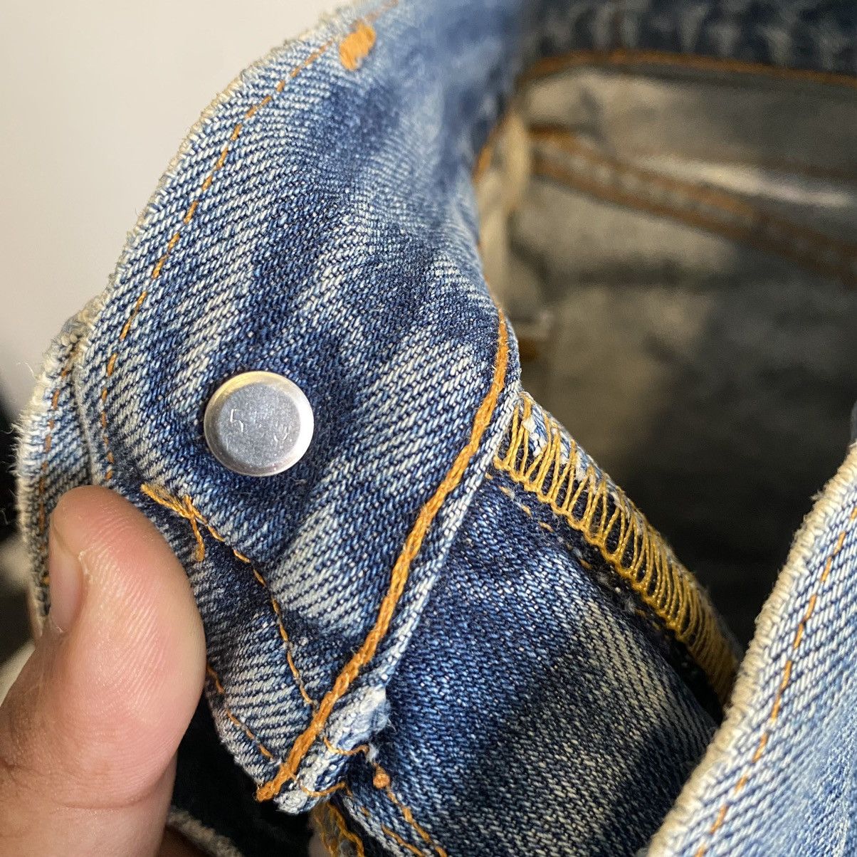 Levi's Vintage Levi’s 551 90s Big E Selvedge Distressed Denim Size US 28 / EU 44 - 13 Thumbnail