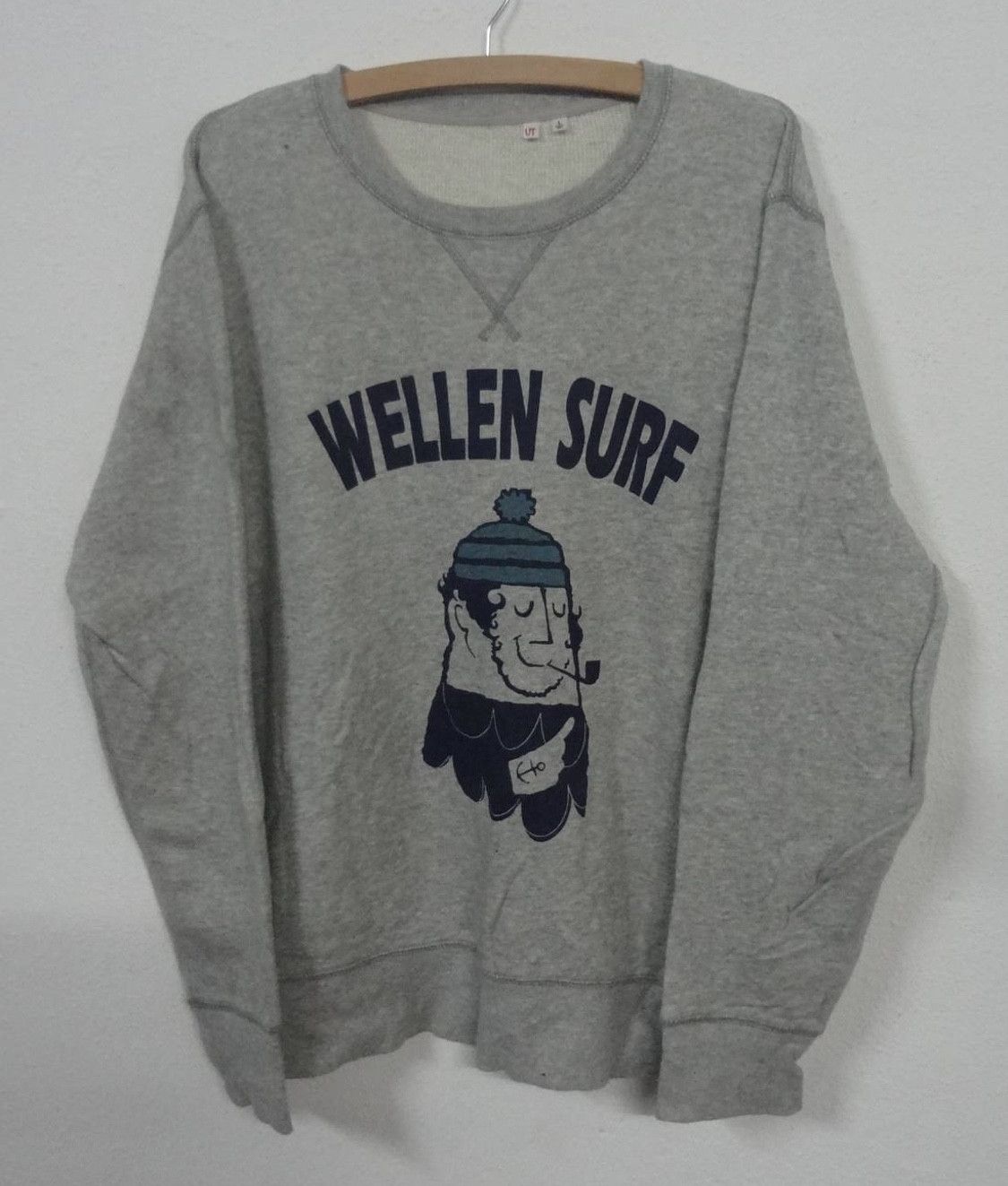 image of Uniqlo Wellen Surf Sweatshirts in Grey, Men's (Size Large)