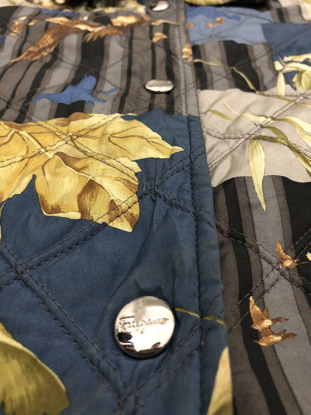 Salvatore Ferragamo Salvatore Ferragamo Quilted Fullprint Jacket Size US S / EU 44-46 / 1 - 5 Thumbnail