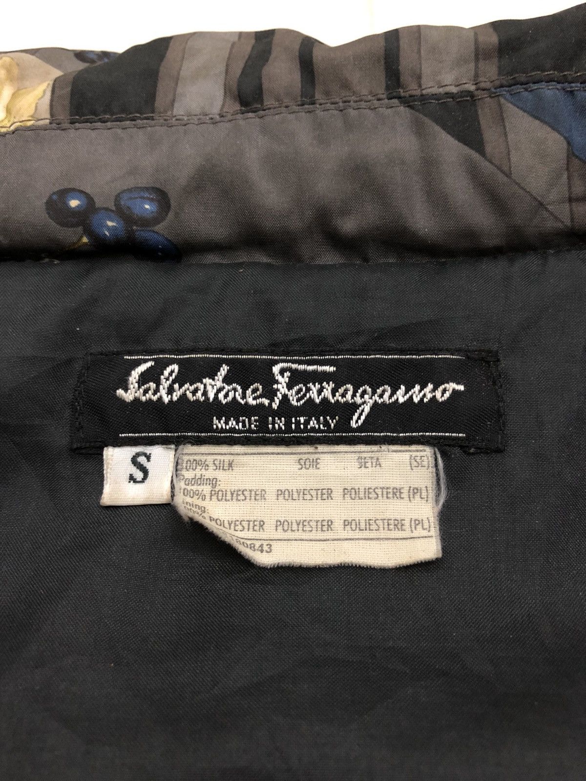 Salvatore Ferragamo Salvatore Ferragamo Quilted Fullprint Jacket Size US S / EU 44-46 / 1 - 6 Thumbnail