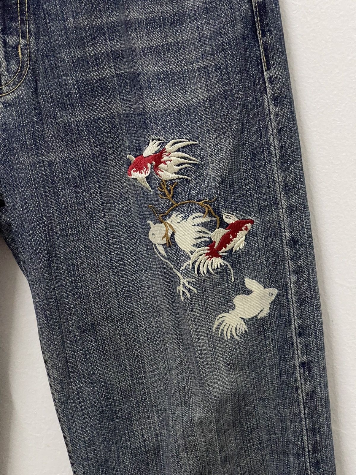 Japanese Brand × Vintage Japanese Tradisional Fish Embroidery Logo Distressed Jeans Size US 31 - 4 Thumbnail