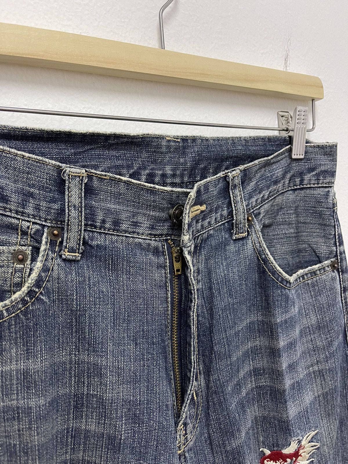 Japanese Brand × Vintage Japanese Tradisional Fish Embroidery Logo Distressed Jeans Size US 31 - 8 Thumbnail