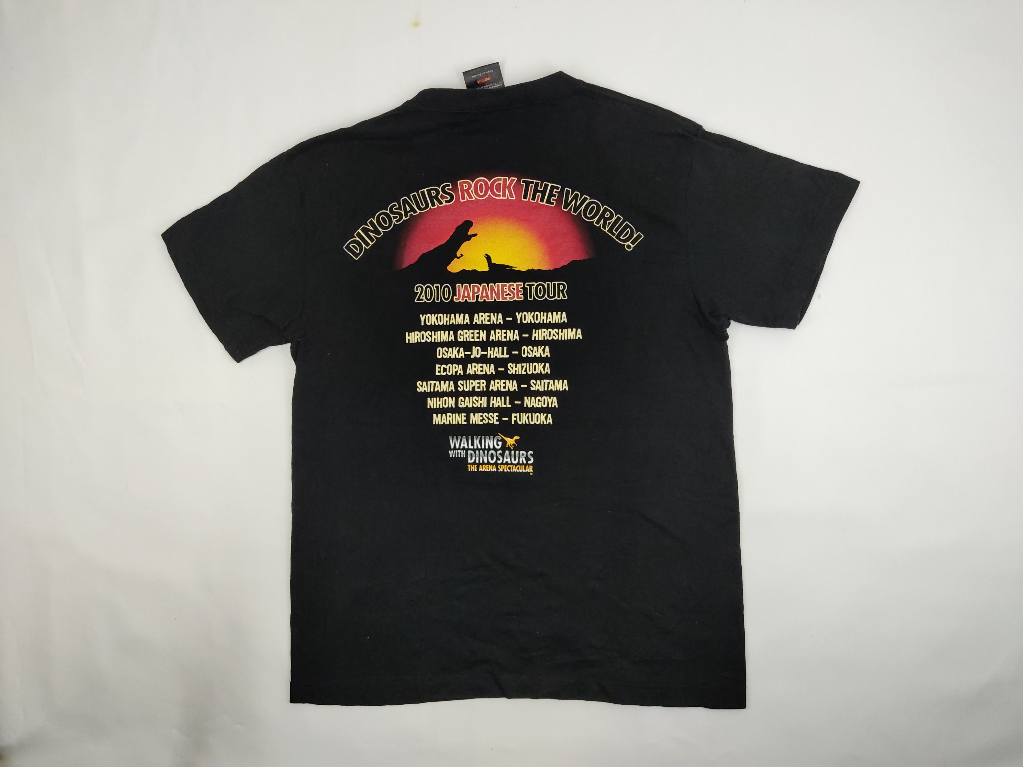 Band Tees Dinosaurs Rock The World Concert Tour Tee Size US M / EU 48-50 / 2 - 2 Thumbnail