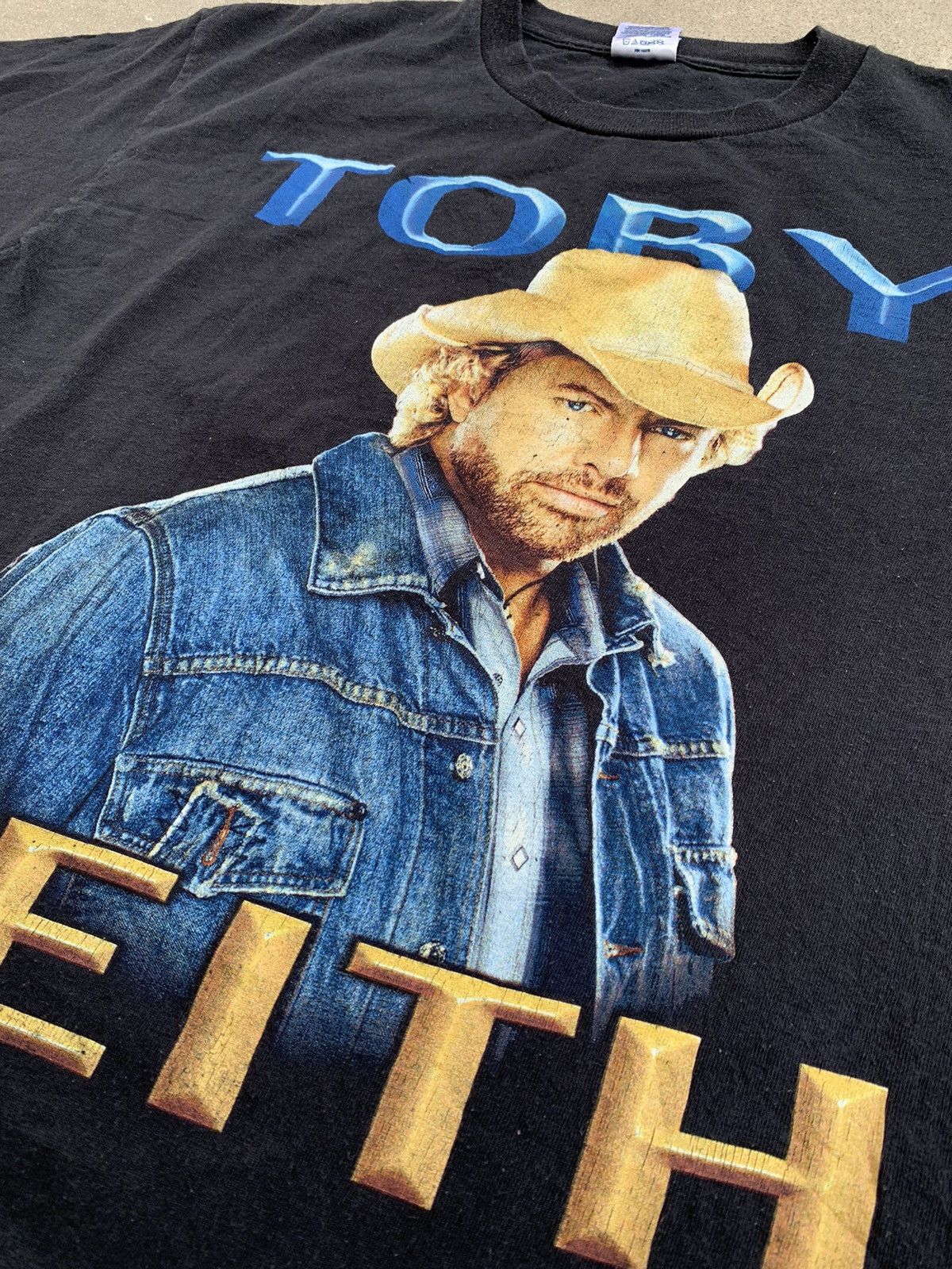 Band Tees Vintage Y2K Faded Black Toby Keith American Country Tshirt Size US M / EU 48-50 / 2 - 3 Thumbnail
